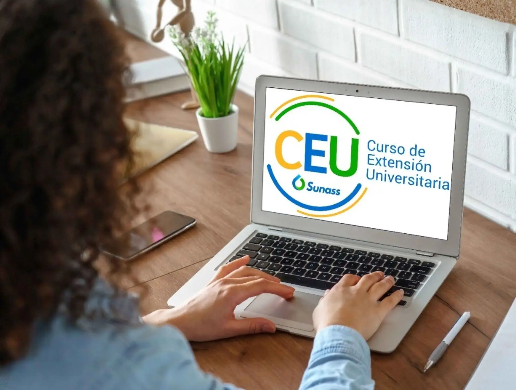 Sunass ofrece 60 becas para jóvenes estudiantes de Derecho, Economía e Ingeniería que deseen especializarse en el sector saneamiento.