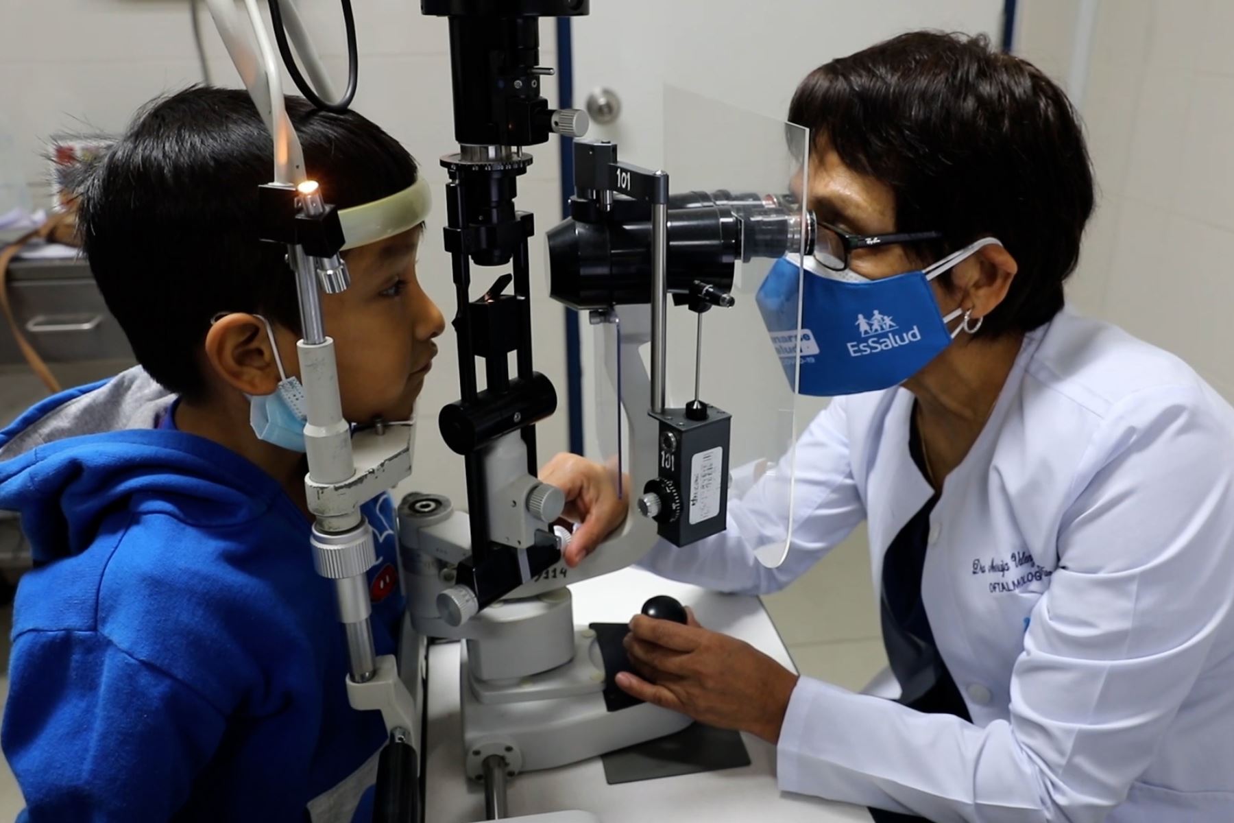 Especialistas de EsSalud salvan la visión a niño huanuqueño de 5 años con catarata. Foto: ANDINA/Difusión.