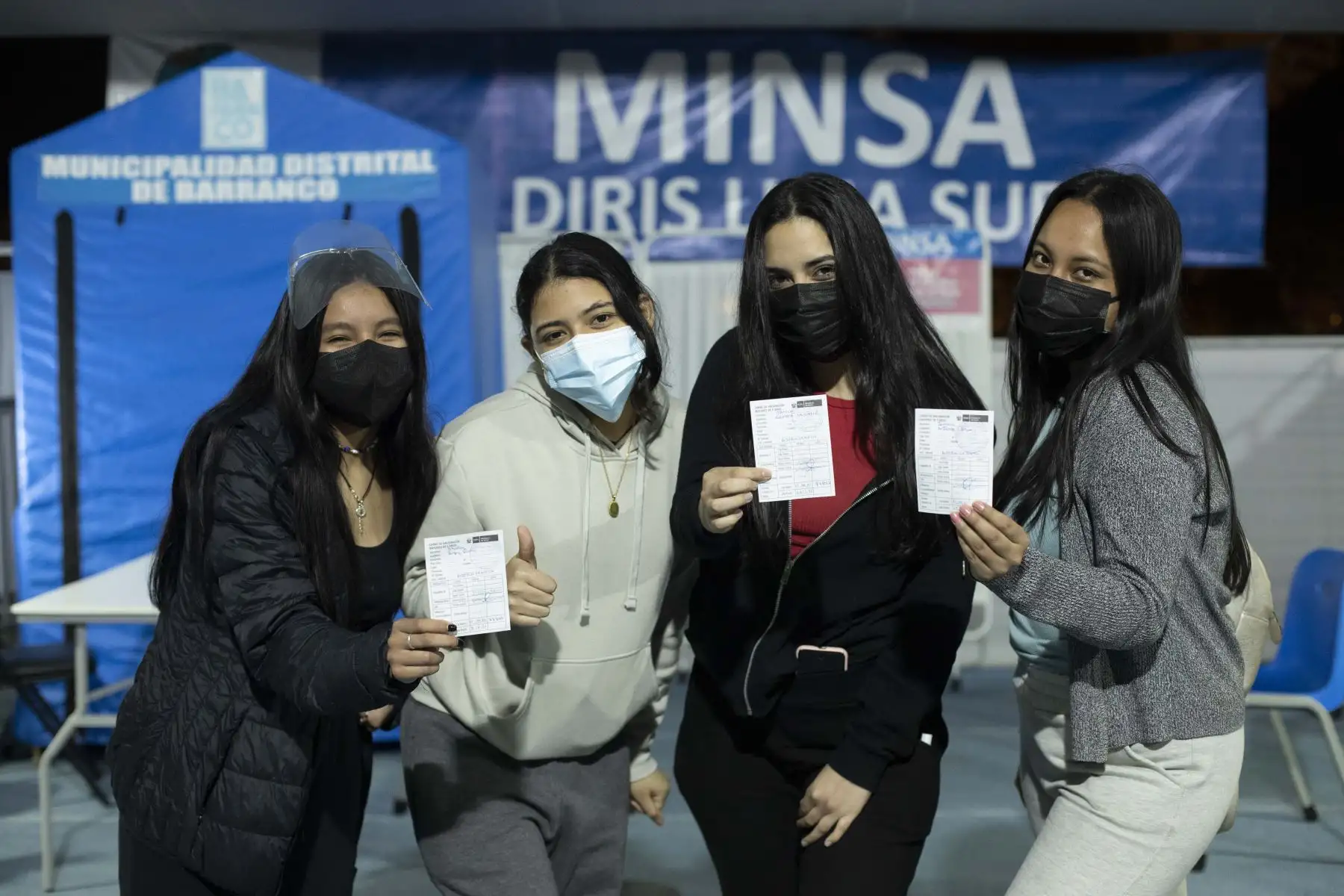 Vacunación contra la covid-19 en el estadio Luis Gálvez Chipoco de Barranco. Inoculación para personas mayores de 18 años se dio inicio este lunes y el horario de atención es de 7 a.m. a 7 p.m. en todos los centros de salud. Foto: ANDINA/Carla Patiño Ramírez