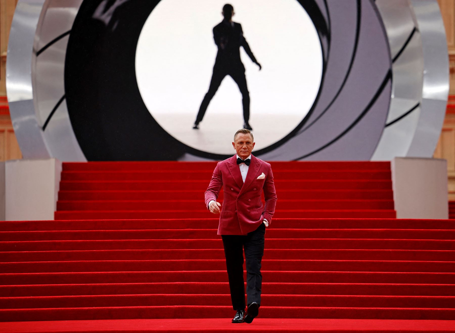 El actor inglés Daniel Craig posa en la alfombra roja después de asistir al estreno mundial de la película de James Bond "No Time to Die" en el Royal Albert Hall en el oeste de Londres. Foto: AFP