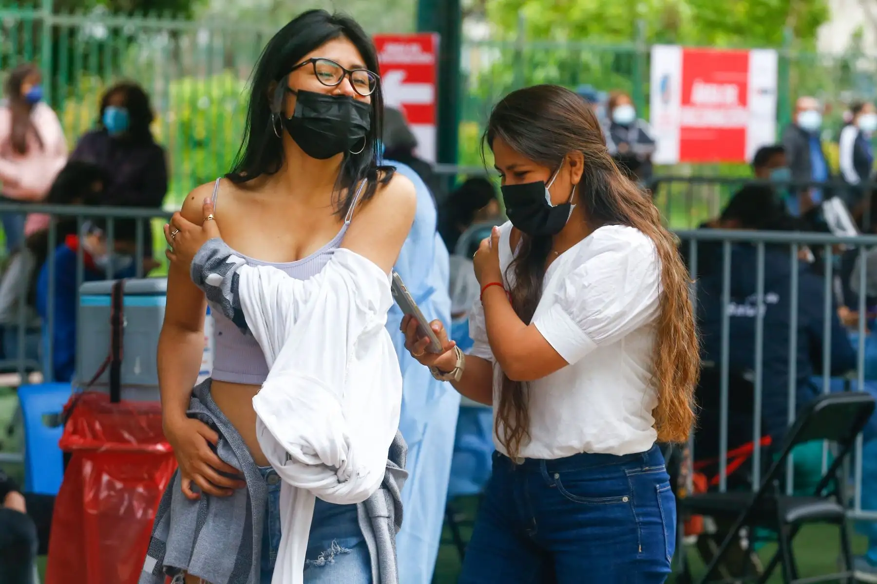 Campaña de vacunación a mayores de 18 años en el Campo de Marte.
Foto: Andrés Valle
