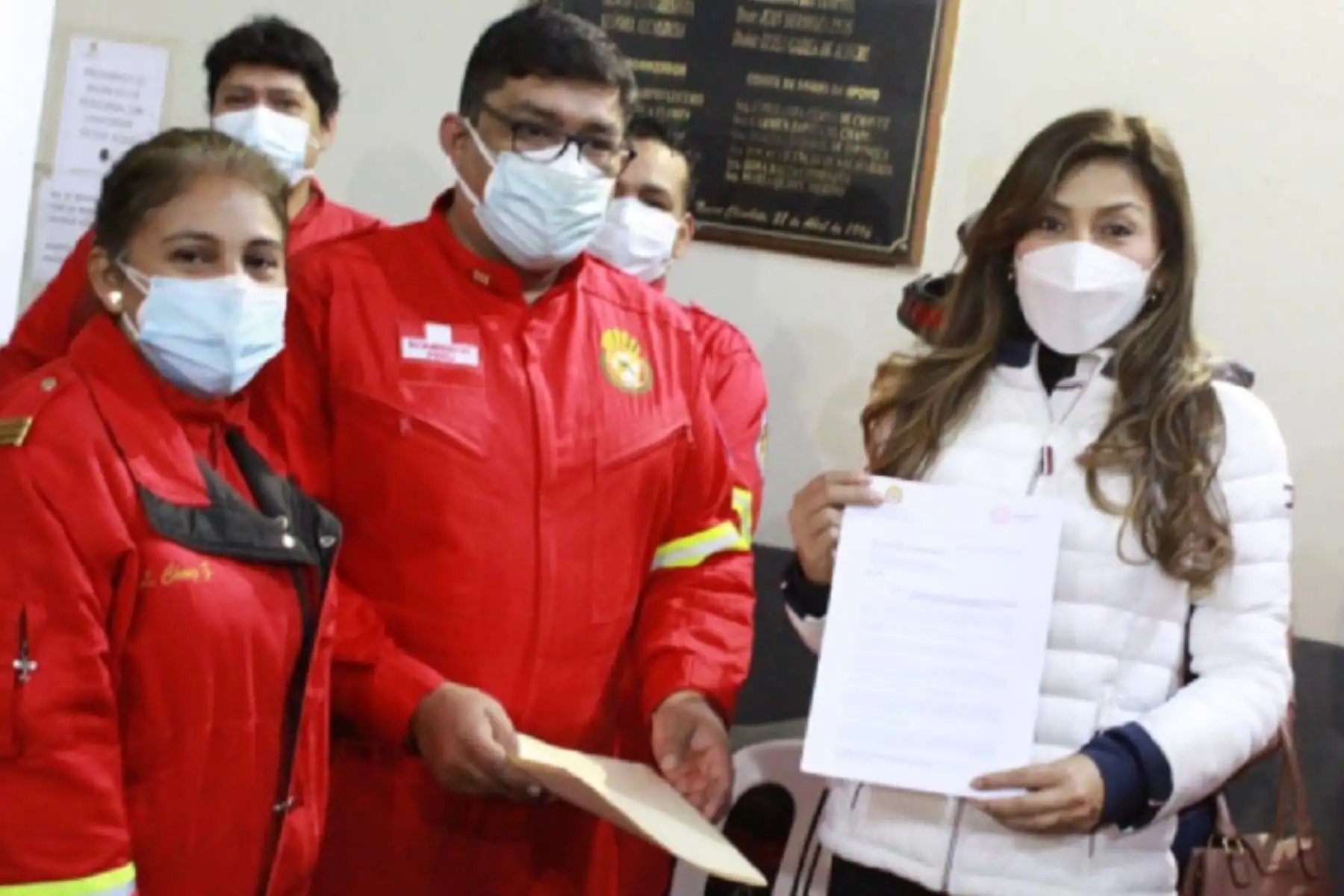 La primera vicepresidenta del Congreso, congresista Lady Camones Soriano, anunció que apoyará con las medidas necesarias al Cuerpo General de Bomberos Voluntarios del Perú, para facilitar el ingreso al país de equipos y materiales contra incendios, que llegan en calidad de donación.
