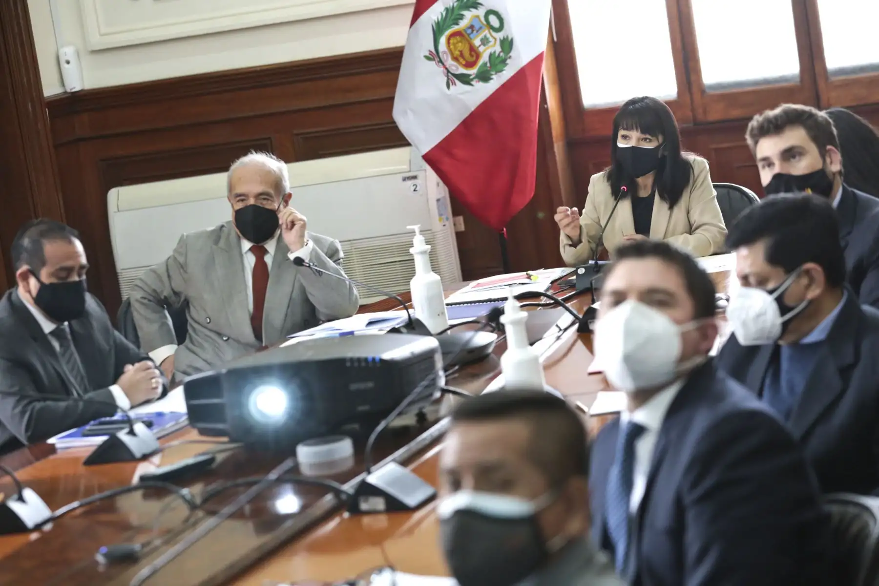 La presidenta del Consejo de Ministros, Mirtha Vásquez, sustenta ante la Comisión de Presupuesto y Cuenta General de la República del Congreso, el presupuesto 2022 de la PCM. Foto: PCM