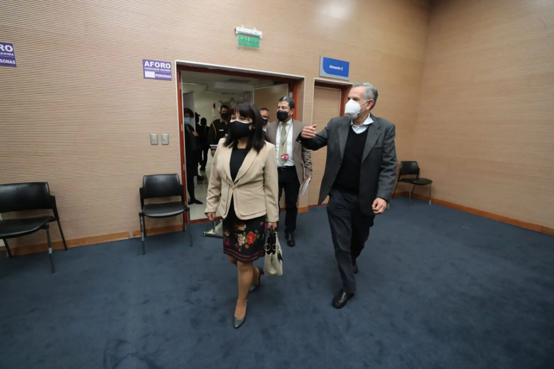 Titular de la PCM, Mirtha Vásquez, participó en la reunión "Situación de proyectos de inversión, avances y perspectivas" organizada por el MEF, junto al titular de ese sector, Pedro Francke, y altos ejecutivos de empresas de diversos sectores del país. Foto: MEF