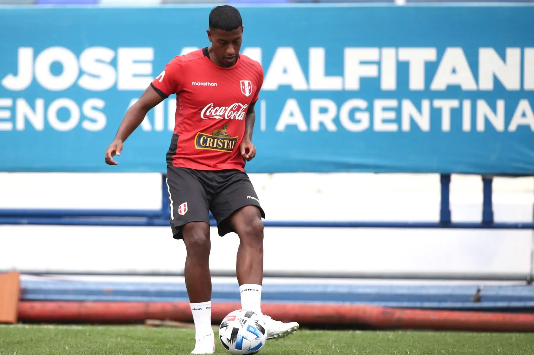 La Selección Peruana realizó su último entrenamiento con miras al duelo de este jueves ante Argentina por la fecha 12 de las Clasificatorias al Mundial Qatar 2022. Los seleccionados trabajaron en horas de la mañana en el campo del Estadio José Amalfitani bajo la dirección técnica del comando técnico liderado por Ricardo Gareca. Foto: FPF