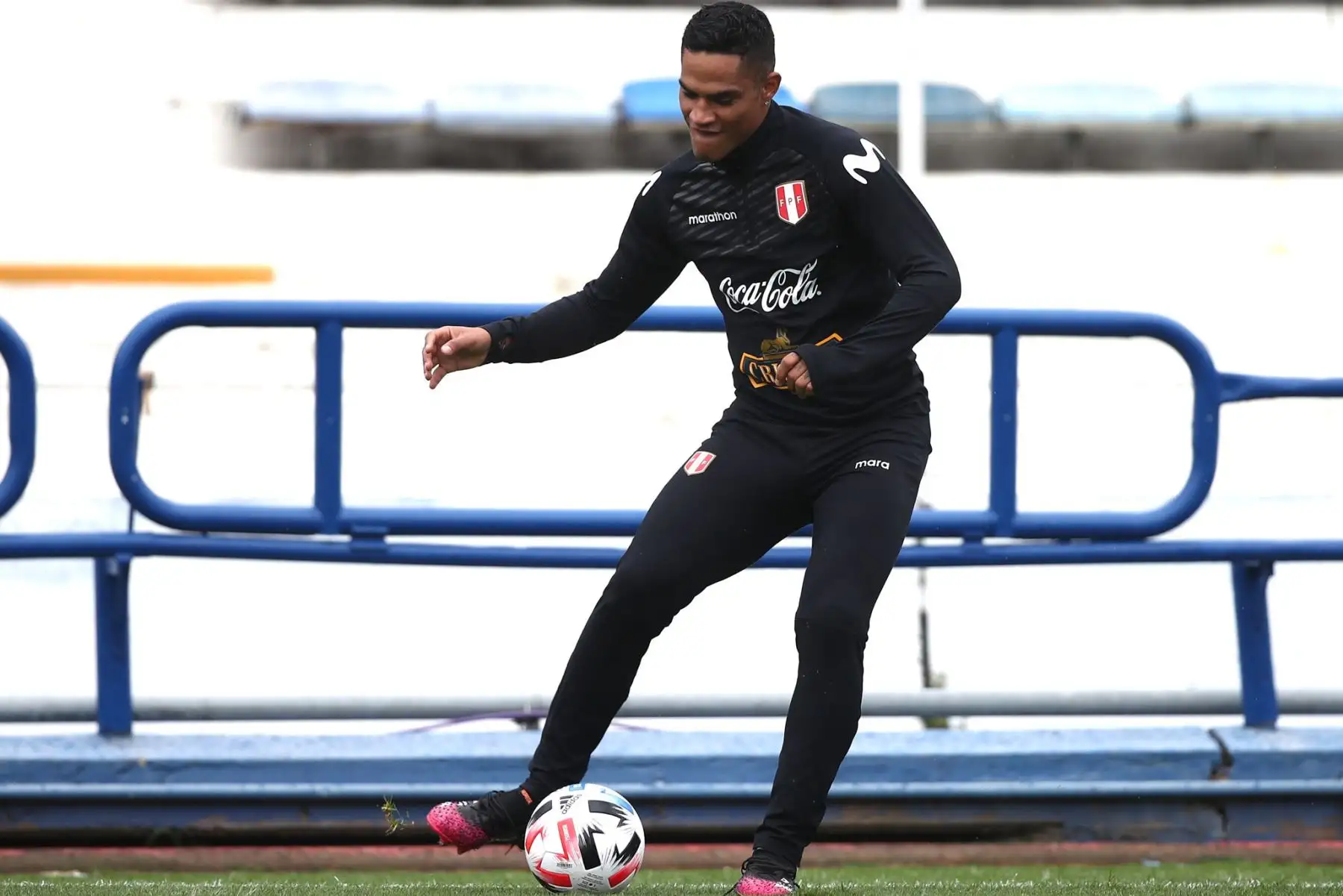 La Selección Peruana realizó su último entrenamiento con miras al duelo de este jueves ante Argentina por la fecha 12 de las Clasificatorias al Mundial Qatar 2022. Los seleccionados trabajaron en horas de la mañana en el campo del Estadio José Amalfitani bajo la dirección técnica del comando técnico liderado por Ricardo Gareca. Foto: FPF