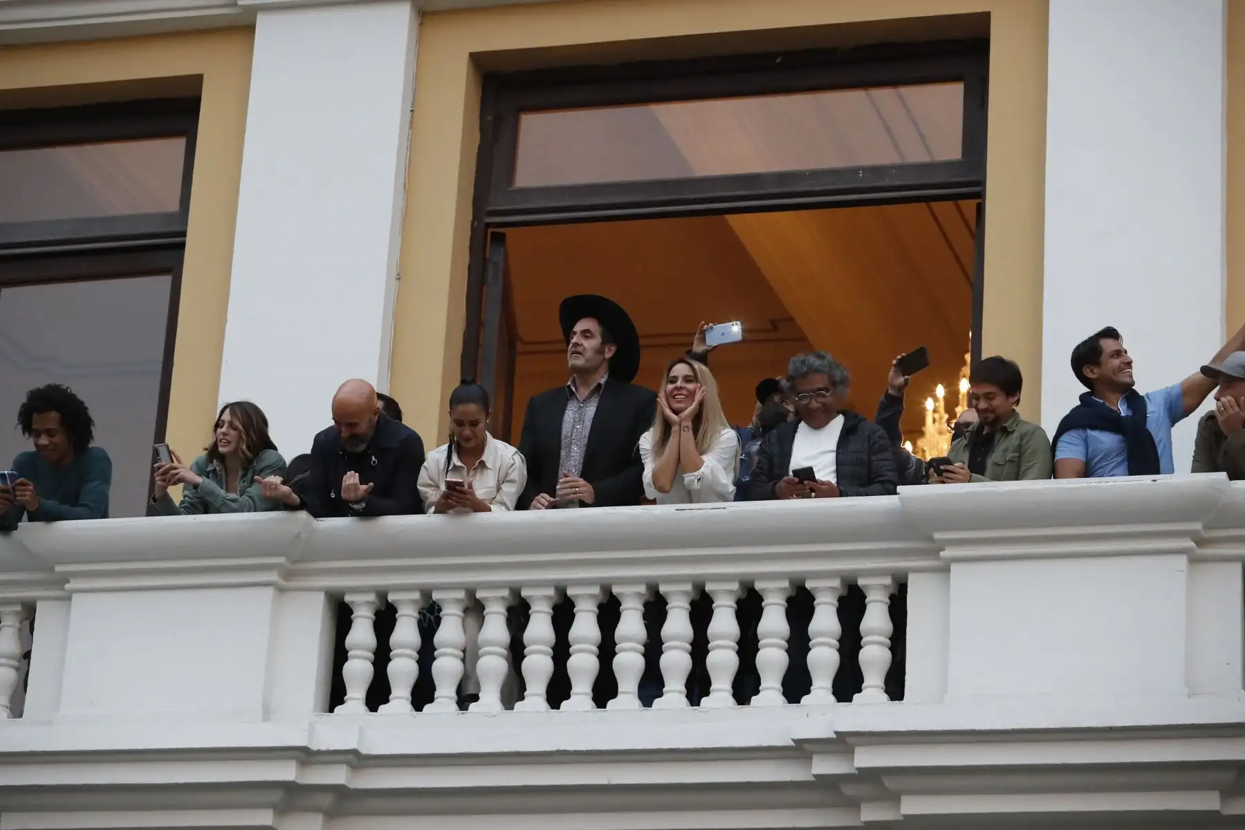 Grabaciones de la serie La Reina del Sur con la actriz Kate Del Castillo en la Plaza de Armas de Lima. Foto: ANDINA/Renato Pajuelo
