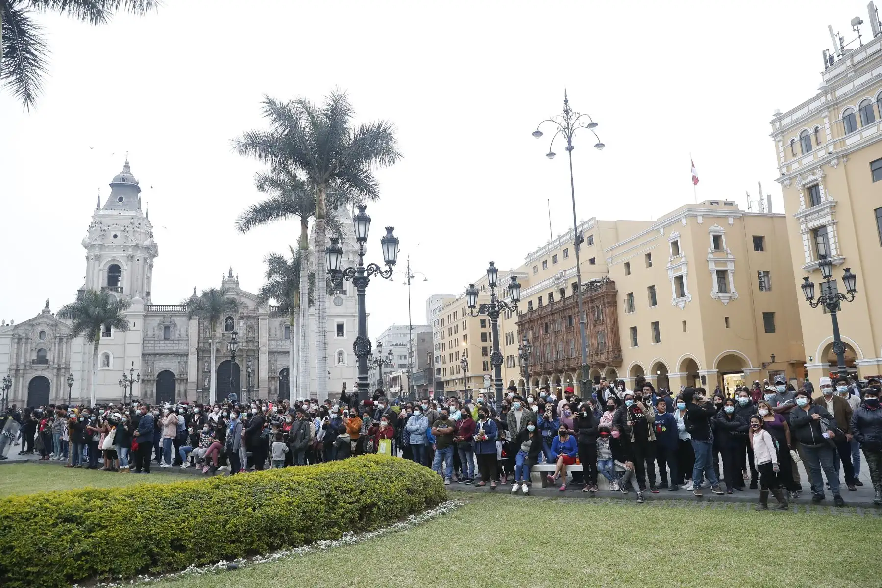 Grabaciones de la serie La Reina del Sur con la actriz Kate Del Castillo en la Plaza de Armas de Lima. Foto: ANDINA/Renato Pajuelo