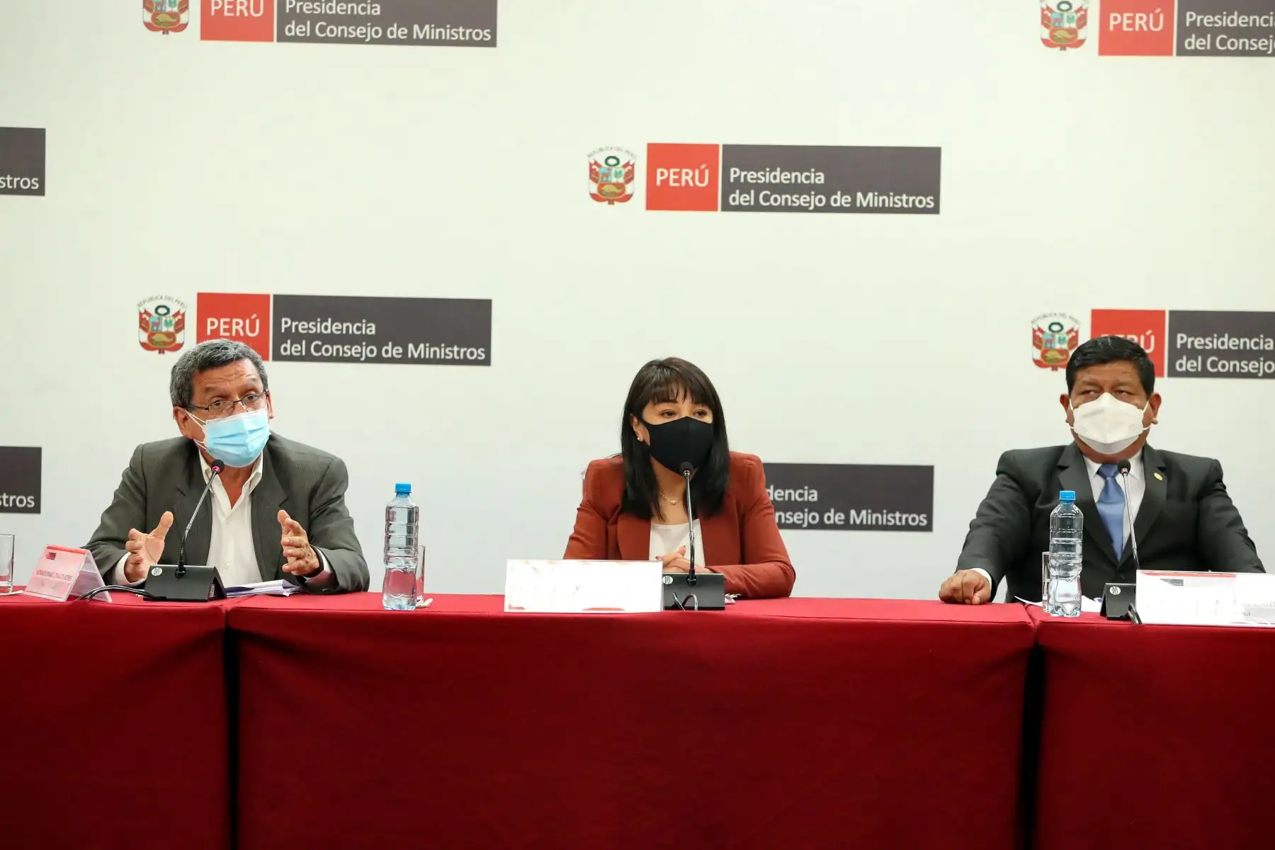La jefa de Gabinete Ministerial, Mirtha Vásquez, junto a ministros de Estado, informaron a la ciudadanía sobre medidas adoptadas y acciones articuladas en el Consejo de Ministros para atender las necesidades urgentes de la población.