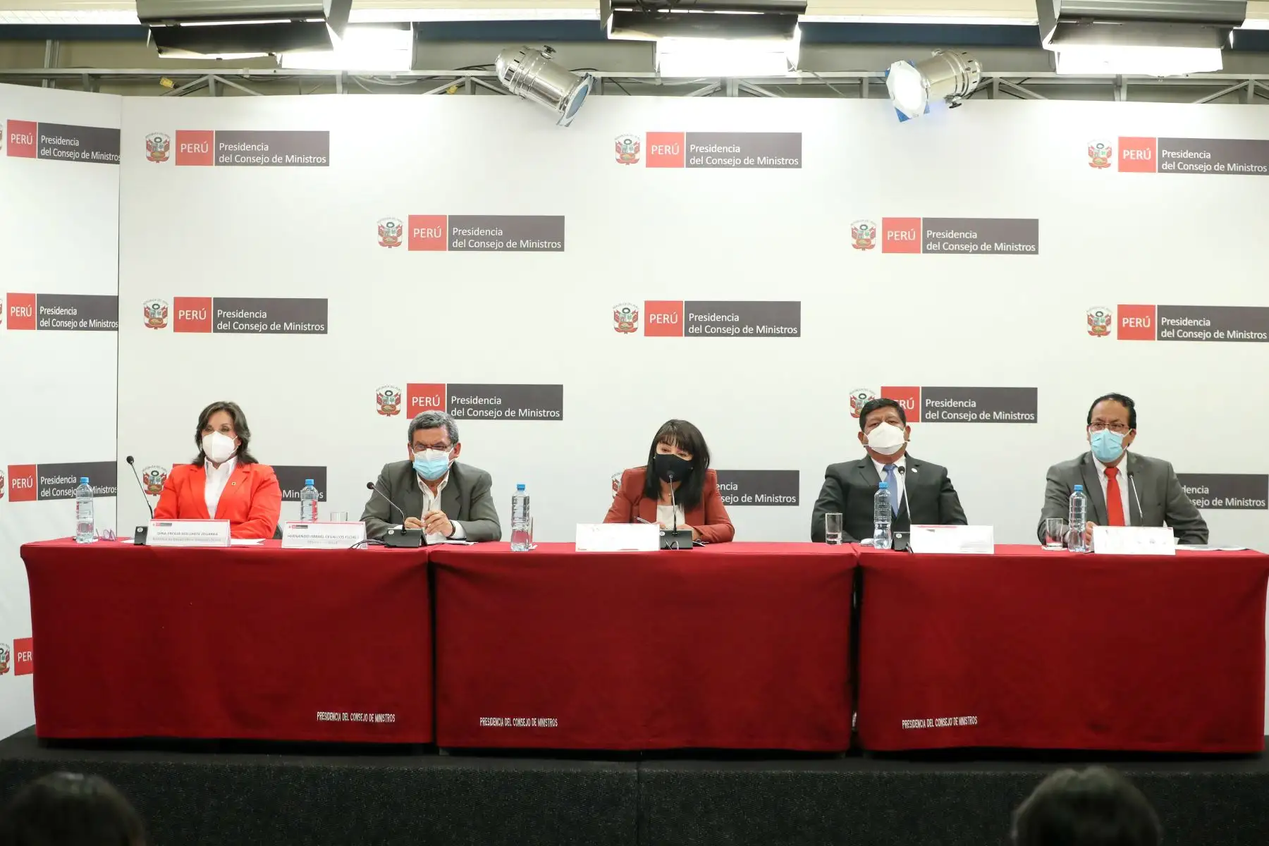 La jefa de Gabinete Ministerial, Mirtha Vásquez, junto a ministros de Estado, informaron a la ciudadanía sobre medidas adoptadas y acciones articuladas en el Consejo de Ministros para atender las necesidades urgentes de la población.