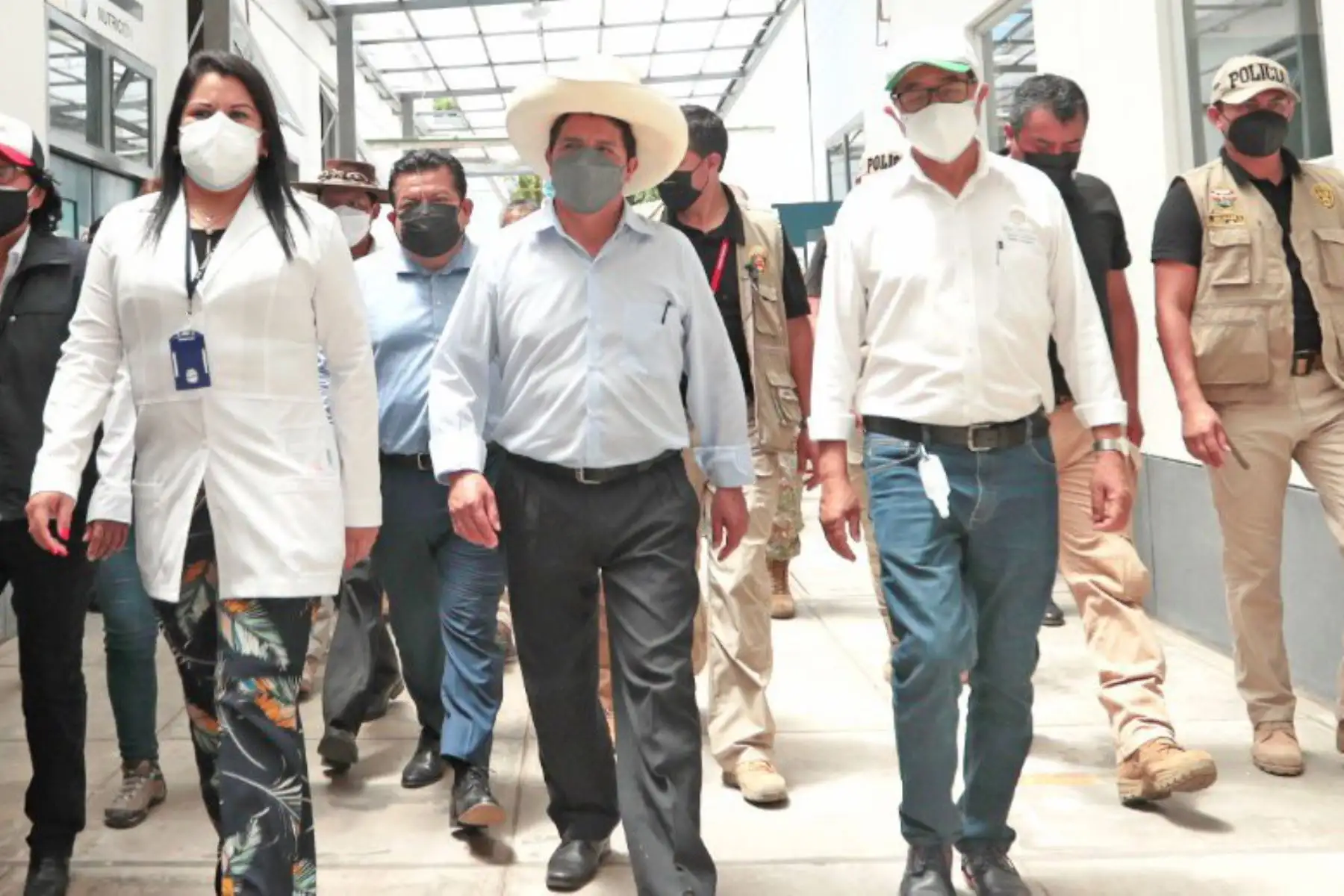 Presidente Pedro Castillo, junto con el gobernador Pedro Bogarín, inaugura la tercera planta de oxígeno del Hospital de Tarapoto, en beneficio de la población. Foto: ANDINA/ Prensa Presidencia