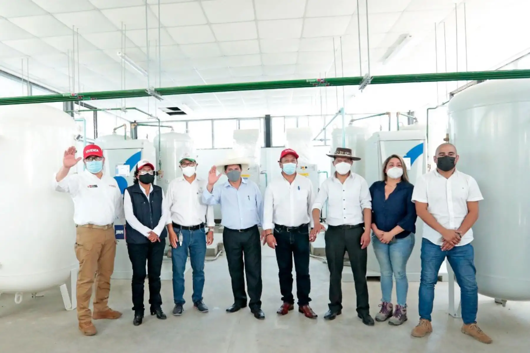 Presidente Pedro Castillo, junto con el gobernador Pedro Bogarín, inaugura la tercera planta de oxígeno del Hospital de Tarapoto, en beneficio de la población. Foto: ANDINA/ Prensa Presidencia