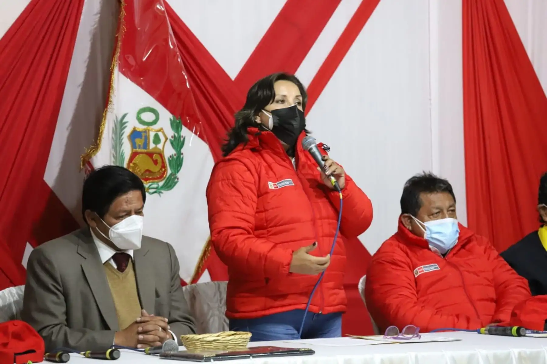 Ministra de Desarrollo e Inclusión Social, Dina Boluarte, se reunió con autoridades de Pasco. Foto: ANDINA/difusión.