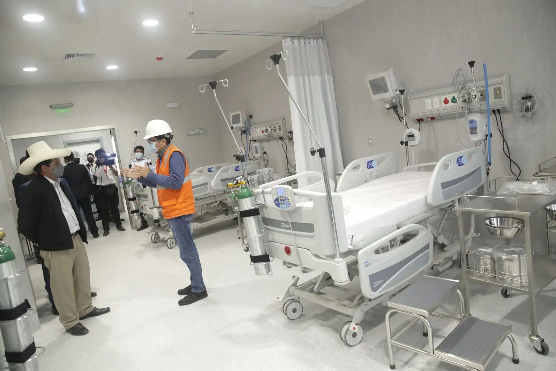 El presidente Pedro Castillo inspeccionó las instalaciones del nuevo Hospital de la Policía Nacional "Luis N. Sáenz", obra que beneficiará a la familia policial del país.Foto: ANDINA/Prensa Presidencia