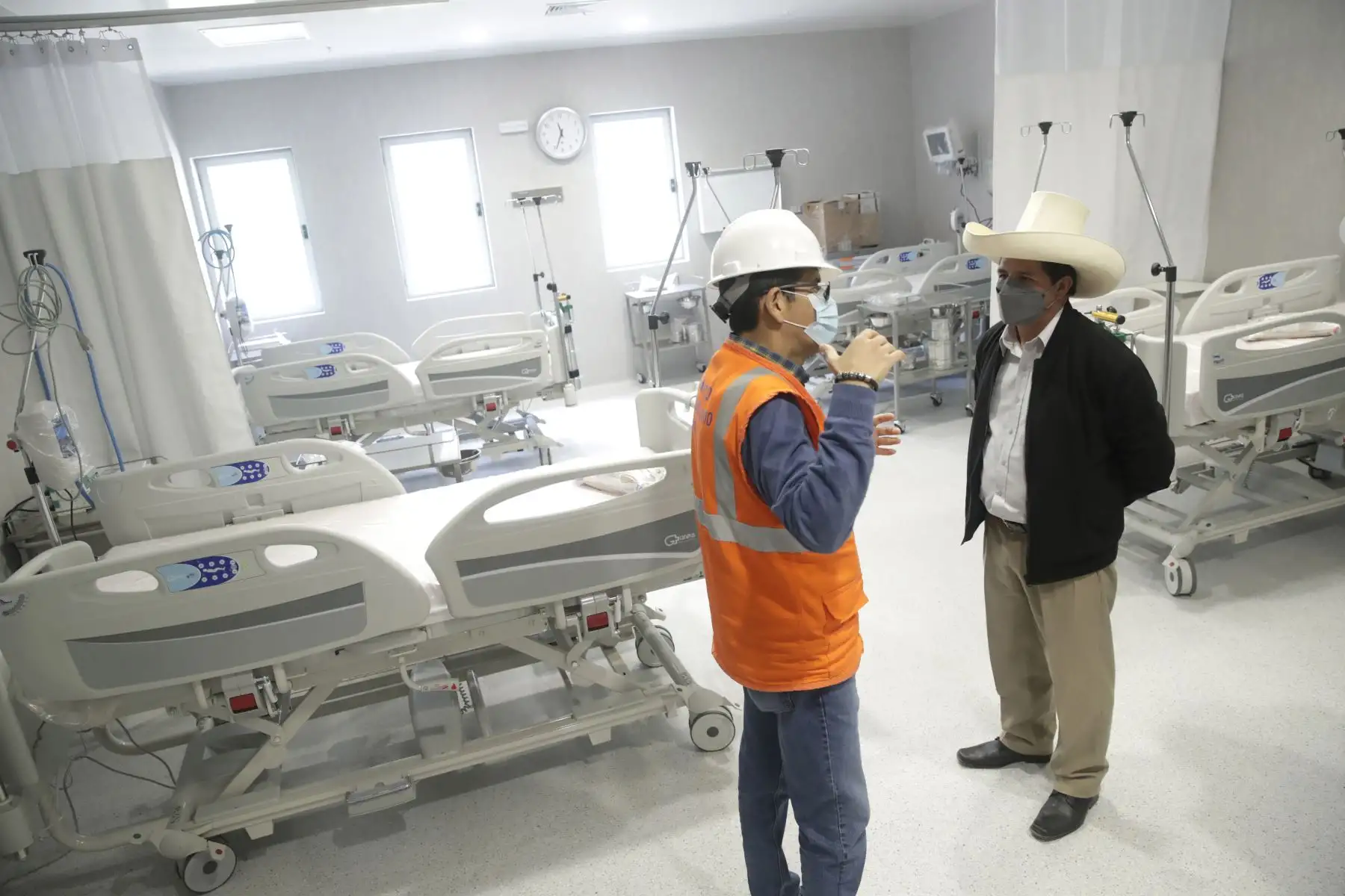 El presidente Pedro Castillo inspeccionó las instalaciones del nuevo Hospital de la Policía Nacional "Luis N. Sáenz", obra que beneficiará a la familia policial del país.Foto: ANDINA/Prensa Presidencia