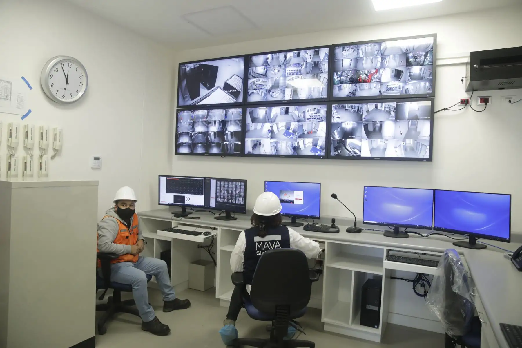 El presidente Pedro Castillo inspeccionó las instalaciones del nuevo Hospital de la Policía Nacional "Luis N. Sáenz", obra que beneficiará a la familia policial del país.Foto: ANDINA/Prensa Presidencia