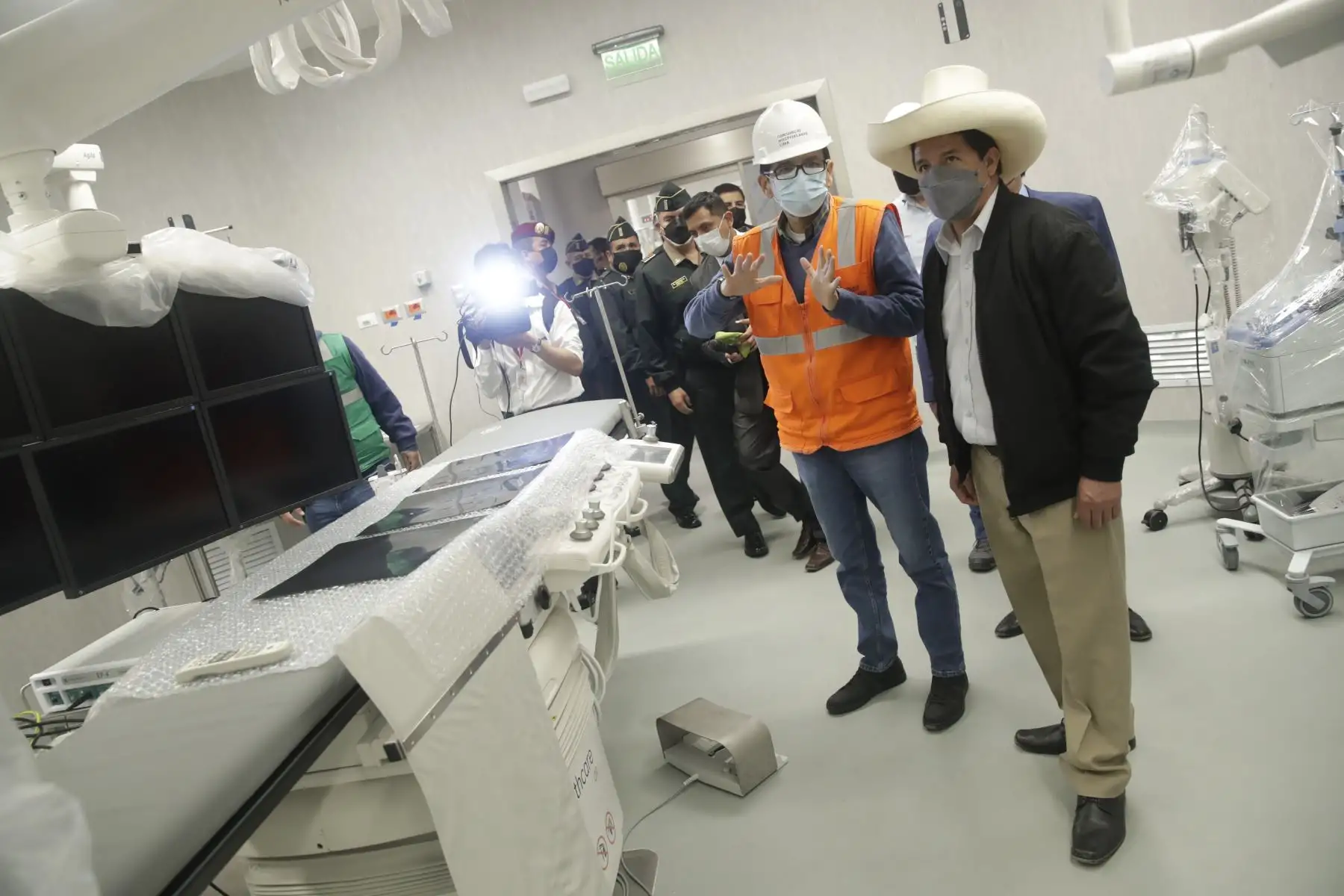 El presidente Pedro Castillo inspeccionó las instalaciones del nuevo Hospital de la Policía Nacional "Luis N. Sáenz", obra que beneficiará a la familia policial del país.Foto: ANDINA/Prensa Presidencia