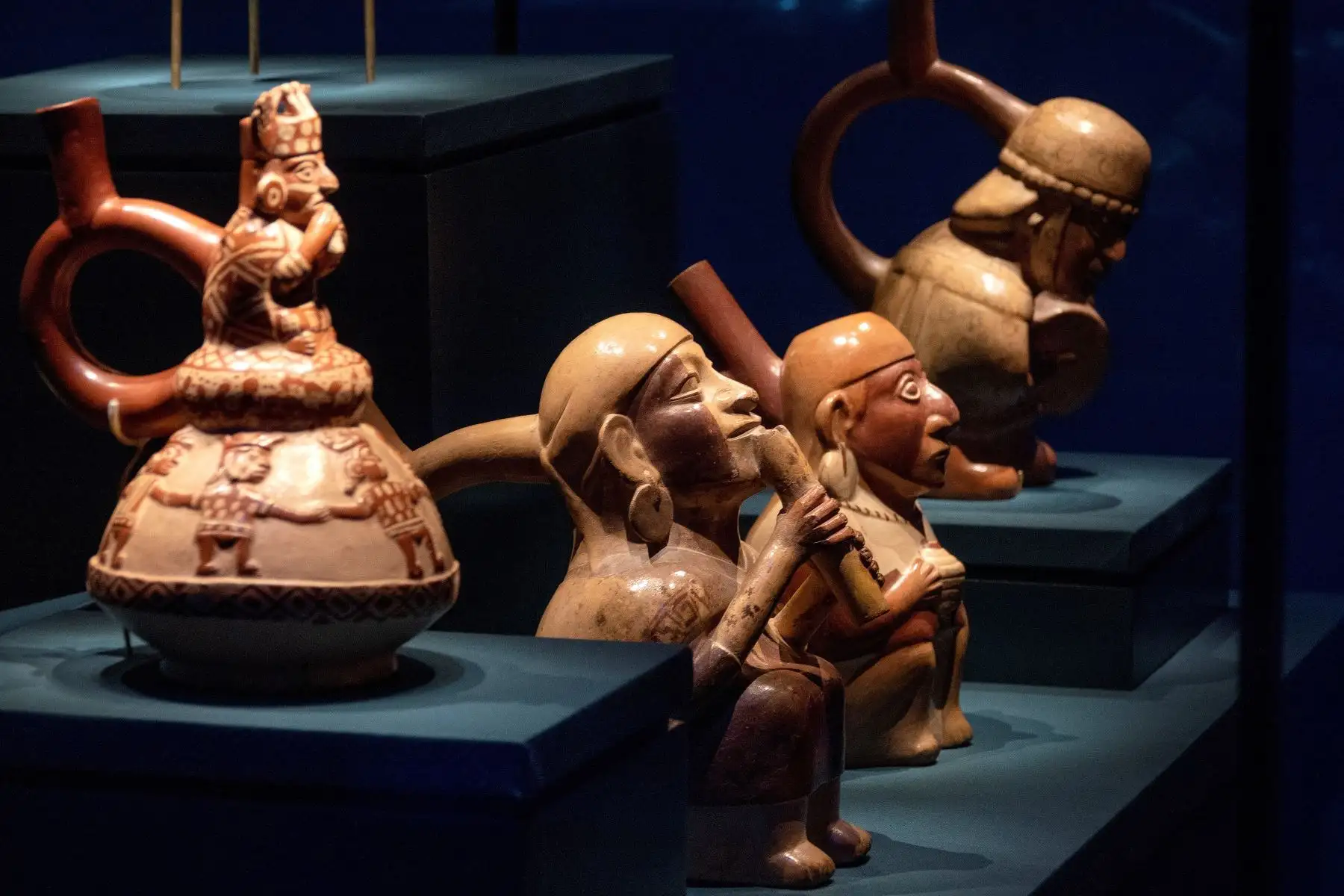 Las maravillas del arte antiguo se mezclan con la tecnología en una exposición que rompe la forma de conocer Machu Picchu en su máximo esplendor. Foto: EFE