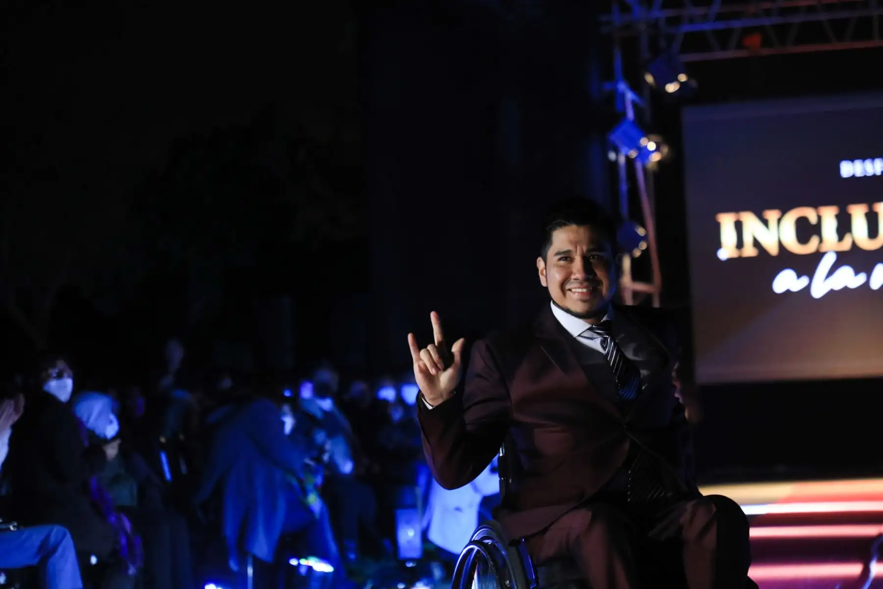 Así se desarrolló anoche el desfile “Inclusión a la Moda” organizado por el Conadis y contó con la presencia de la ministra de la Mujer y Poblaciones Vulnerables, Anahí Durand; la Primera Dama de la Nación, Lilia Paredes; la presidenta del Congreso, María del Carmen Alva; entre otras autoridades. Foto: ANDINA/MIMP