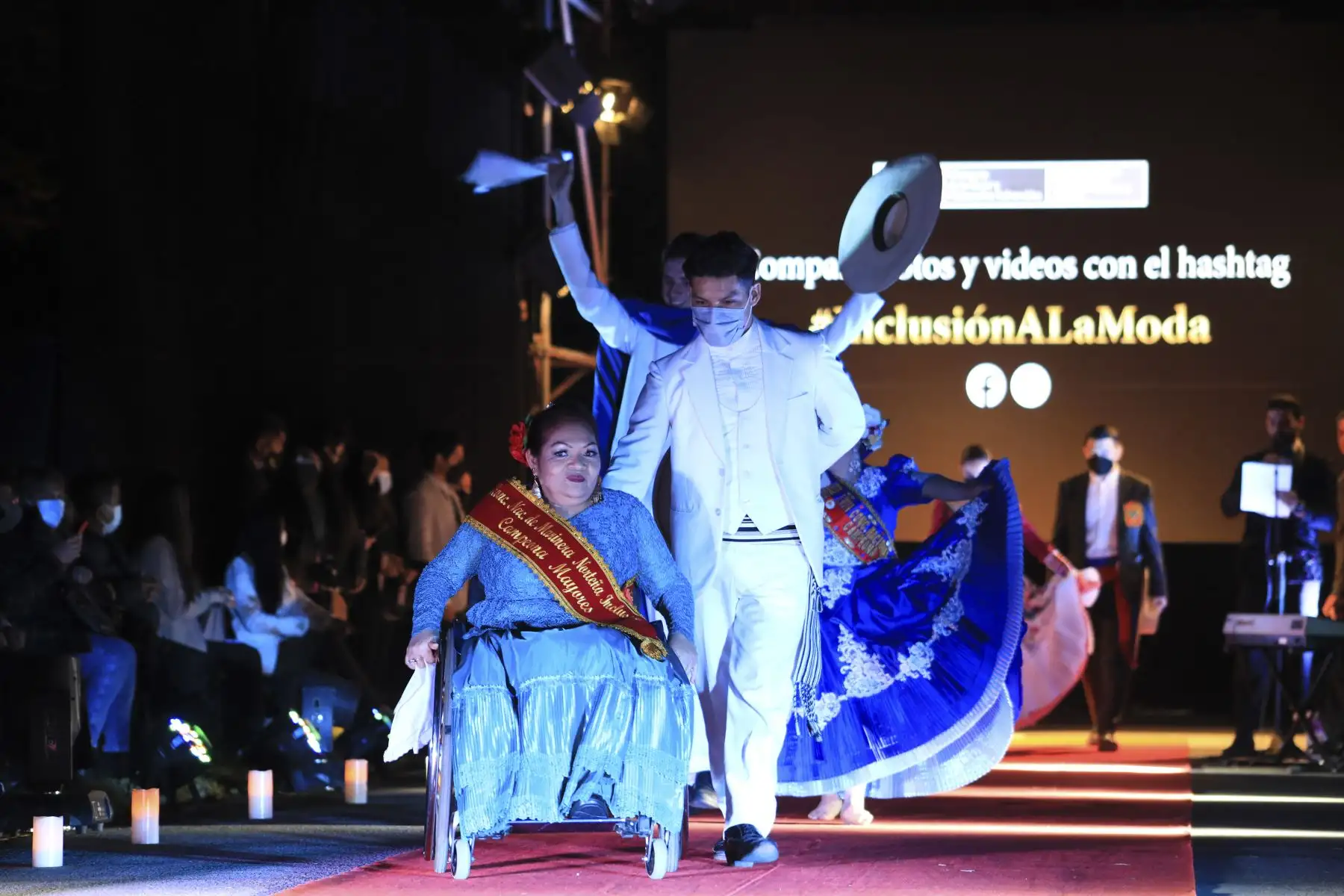 Así se desarrolló anoche el desfile “Inclusión a la Moda” organizado por el Conadis y contó con la presencia de la ministra de la Mujer y Poblaciones Vulnerables, Anahí Durand; la ministra del Trabajo, Betsy Chávez; la Primera Dama de la Nación, Lilia Paredes y la presidenta del Congreso, María del Carmen Alva; entre otras autoridades. Foto: ANDINA/MIMP