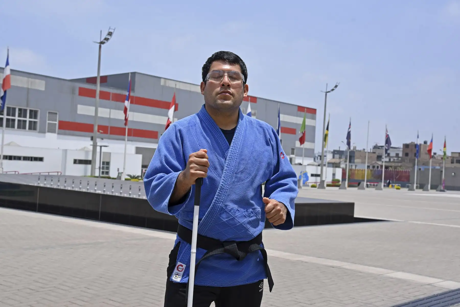 “Los grandes desafíos nos sirven para saber de lo que estamos hechos. Los límites te los pones tú mismo, somos capaces de lograr cualquiera cosa. ¡Arriba el Perú!”, afirma Freed Villalobos, judoca paralímpico en Tokio 2020. Foto: Legado Lima 2019/Germán Falcón