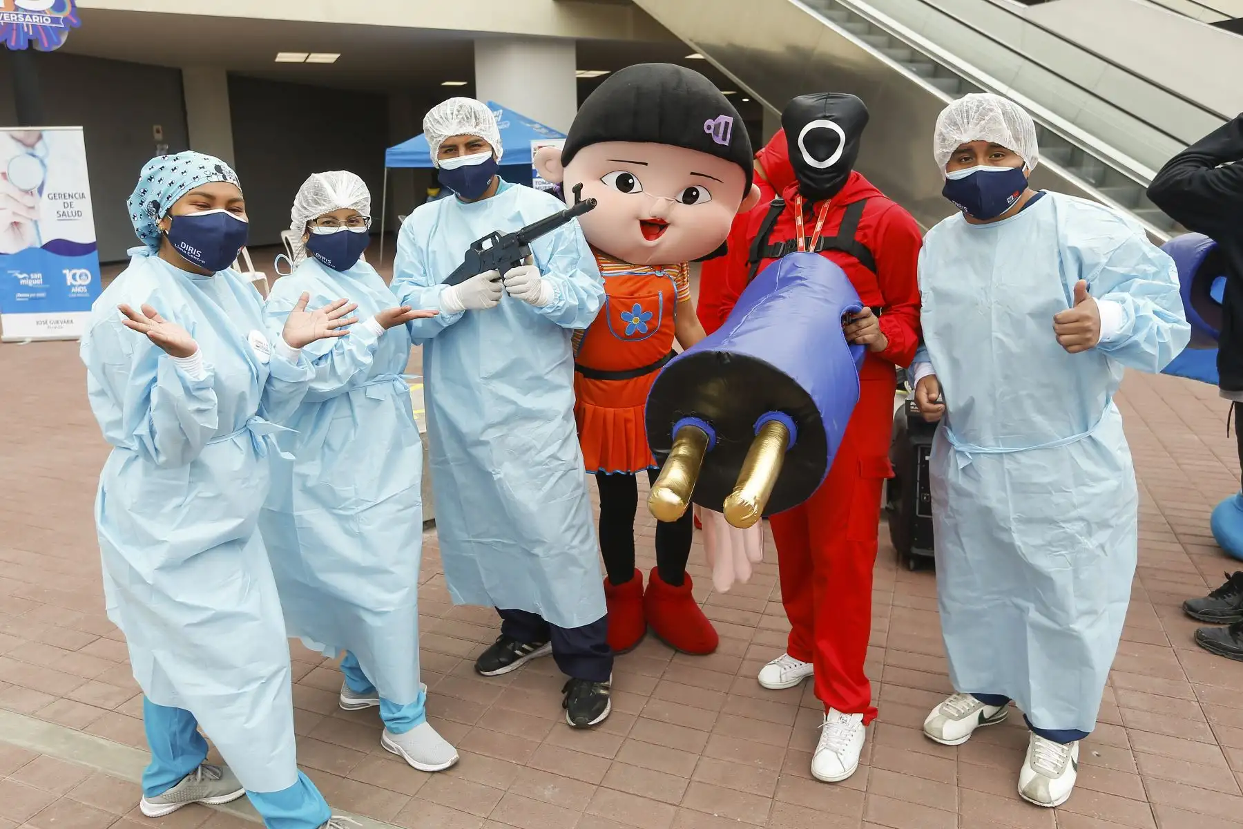 El ministerio de Salud continúa desarrollando la campaña de inmunización contra la covid-19 a través de “Los Juegos del VacunaFest”, en el Centro Comercial Plaza San Miguel. Foto: ANDINA/Minsa