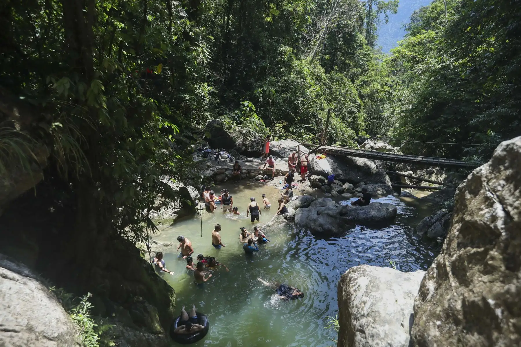 Turismo en la catarata de Santa Carmen en Tingo María. Foto: ANDINA/Carla Patiño