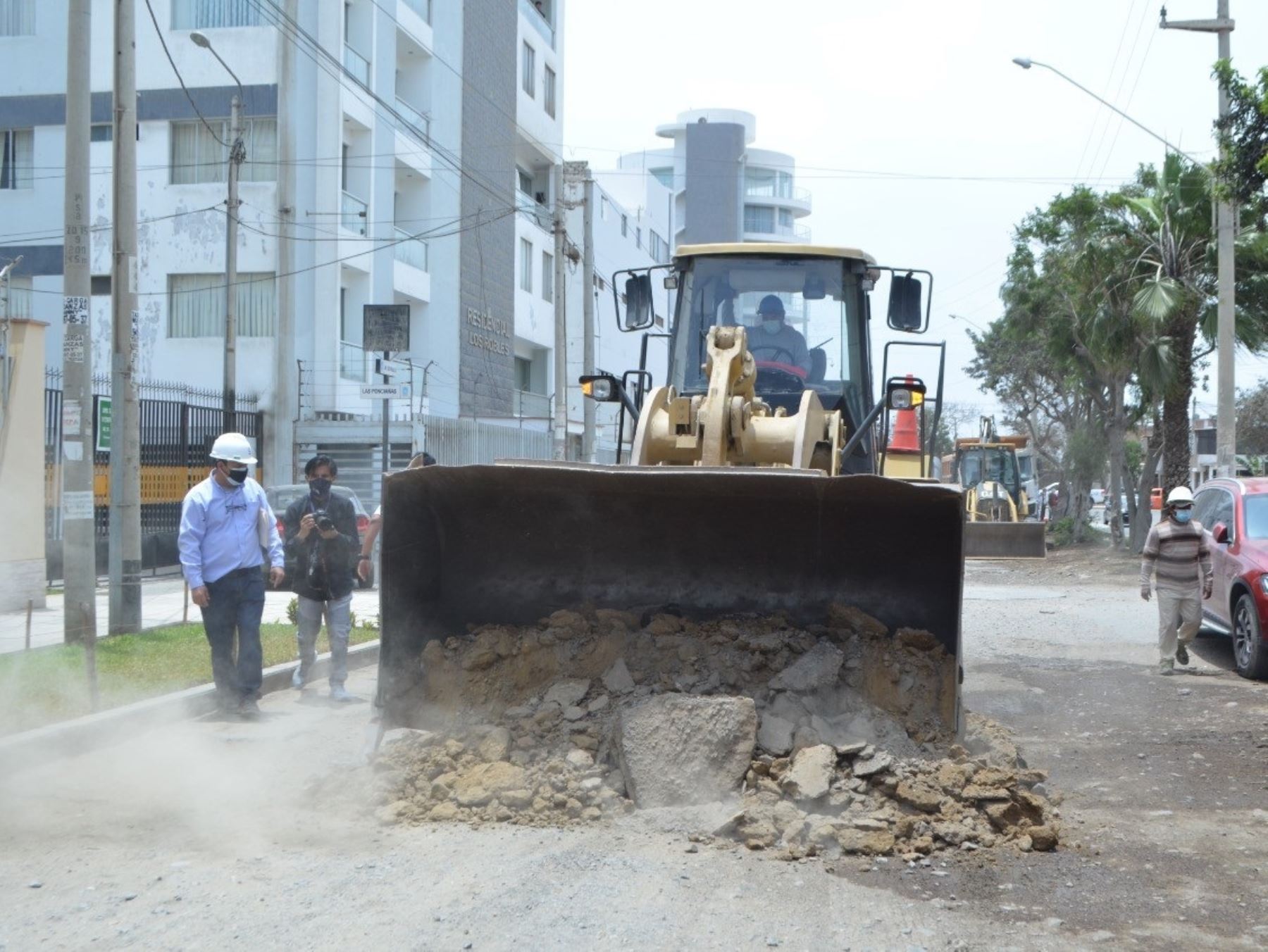 El Gobierno Regional de La Libertad inició la reconstrucción de la avenida Los Paujiles, ubicada en el distrito Víctor Larco, en Trujillo, una de las afectadas por el Fenómeno El Niño costero de 2017,  Foto: ANDINA/Difusión.