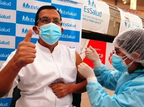 Cajamarca desarrolla con éxito aplicación de dosis de refuerzo de vacuna contra el covid-19. Foto: ANDINA/Difusión.