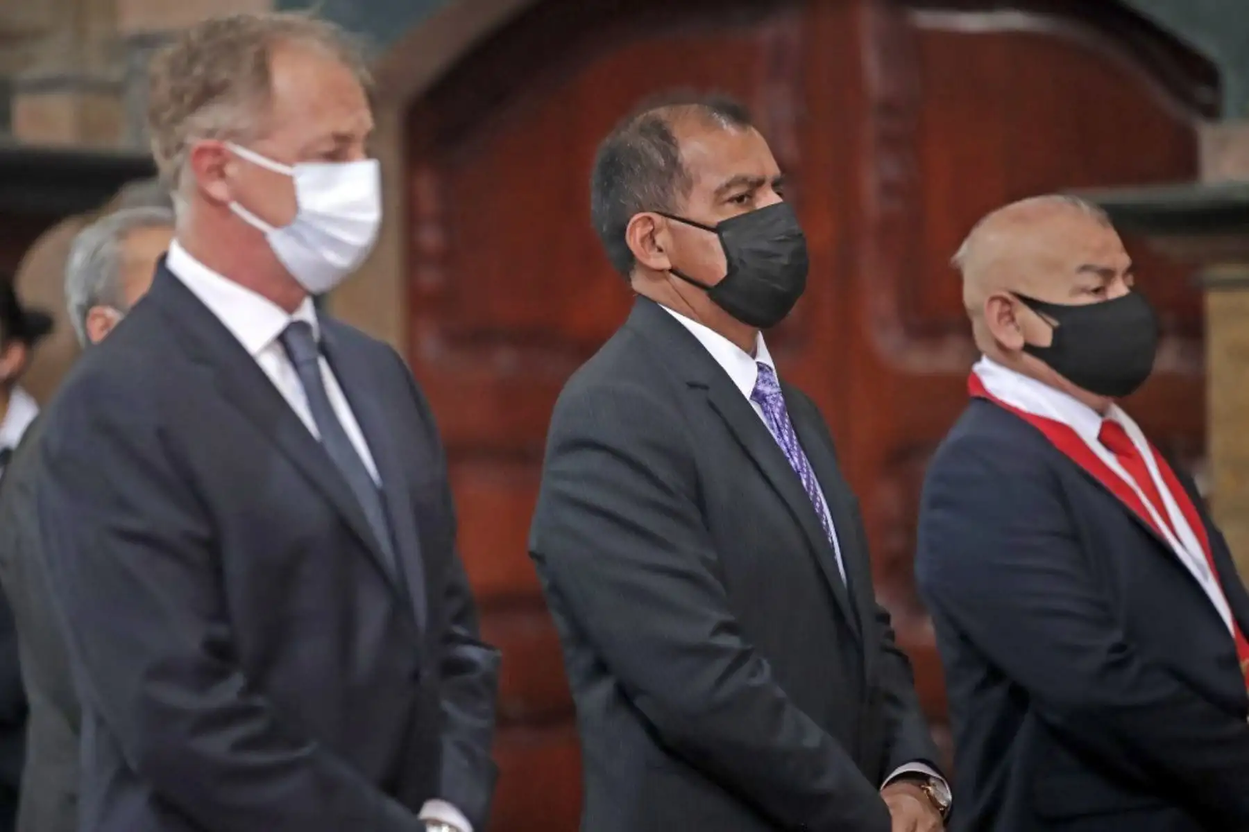 El presidente de la República, Pedro Castillo, junto a ministros de Estado, participa en la Misa por la Nación, en la iglesia Las Nazarenas. Foto: ANDINA/Prensa Presidencia