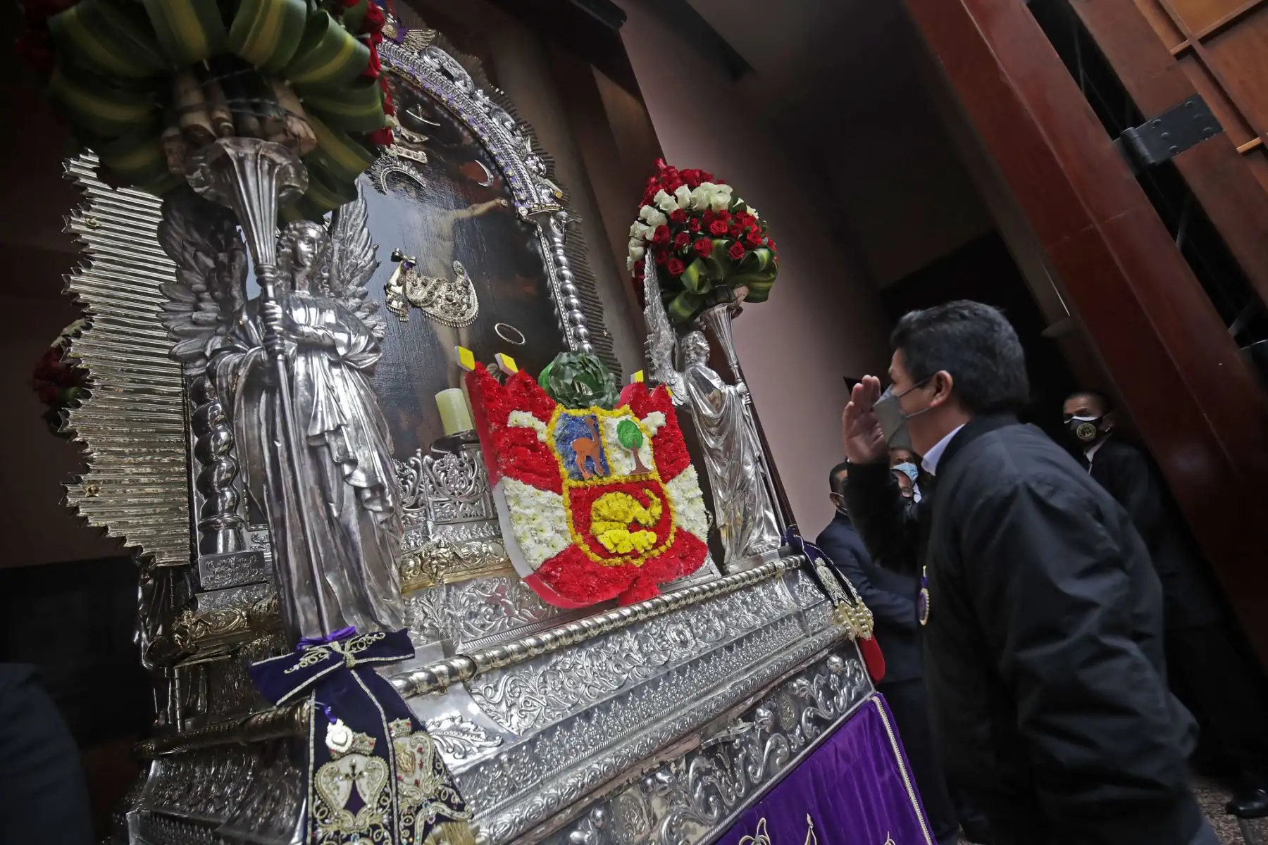 El presidente de la República, Pedro Castillo, junto a ministros de Estado, participa en la Misa por la Nación, en la iglesia Las Nazarenas. Foto: ANDINA/Prensa Presidencia