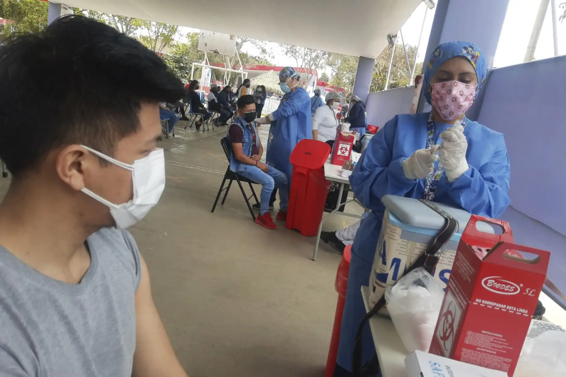 El Perú ha aplicado 45 millones 765,119 dosis de la vacuna contra la covid-19 desde que empezó el proceso de inmunización hasta hoy, 13 de diciembre. ANDINA/ Minsa