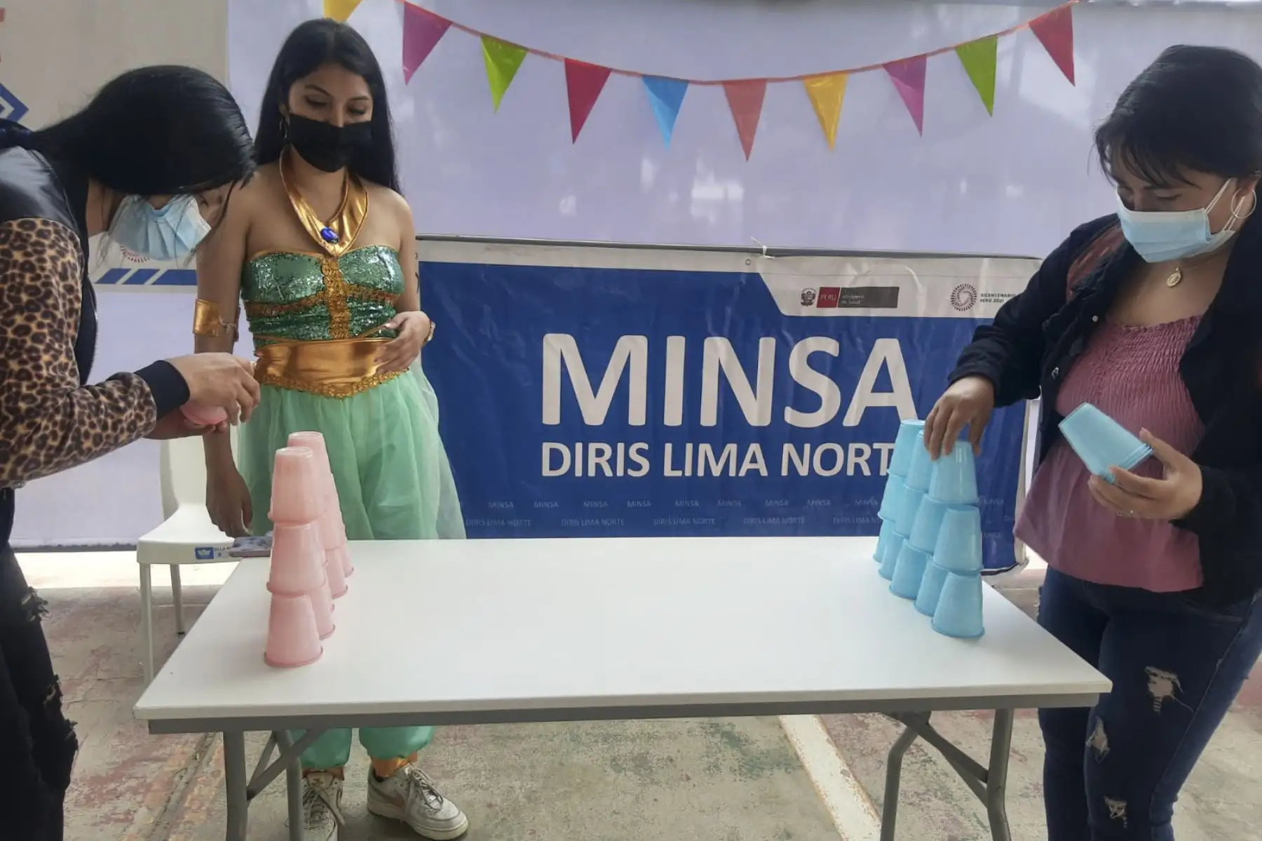 En el Parque Zonal Mayta Cápac, continúa la vacunación contra la covid-19 para jóvenes de 18 a más en los "Juegos VacunaFest". Una es ninguna ¡Ponte las dos dosis! Foto: Minsa
