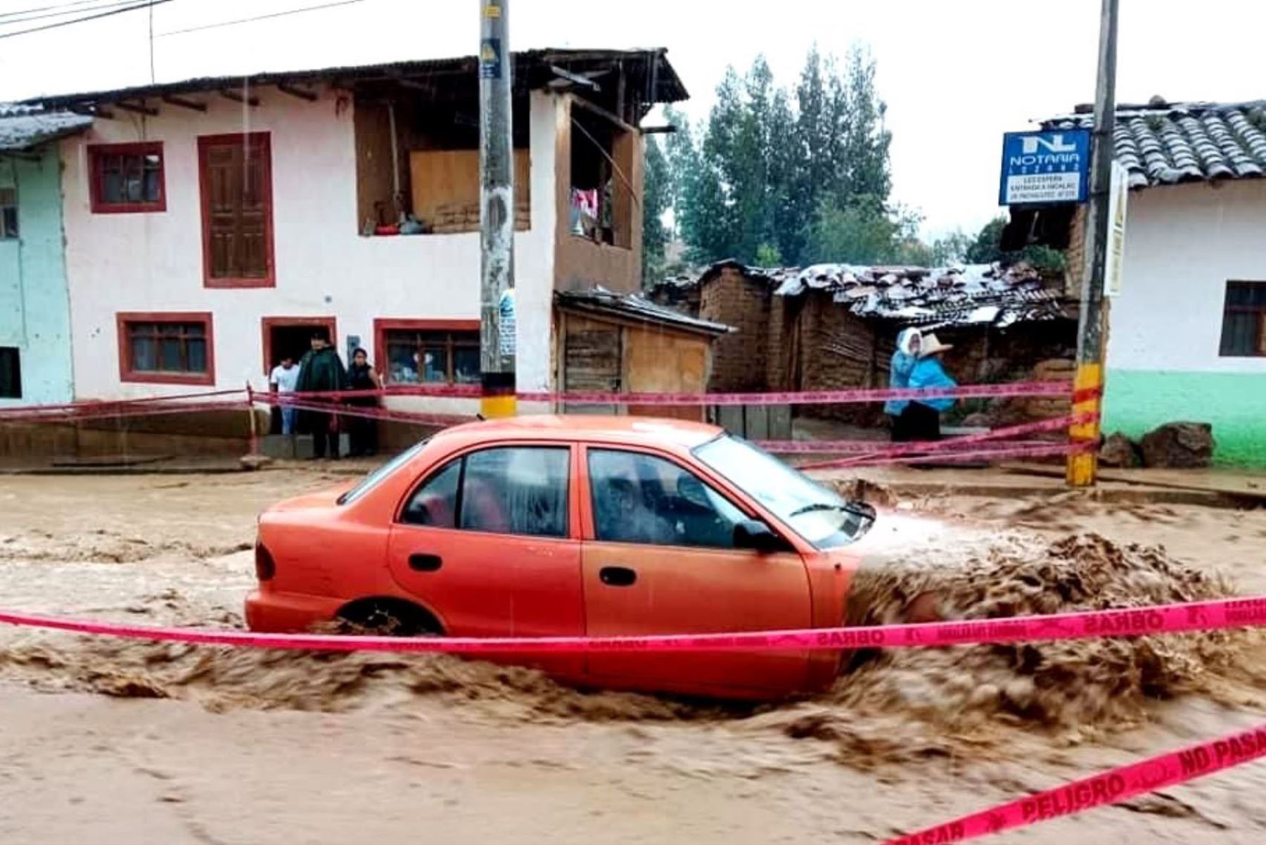 Lluvias intensas activan quebradas y afectan al menos a cinco viviendas rústicas en el distrito de Los Baños del Inca, región Cajamarca. ANDINA/Difusión