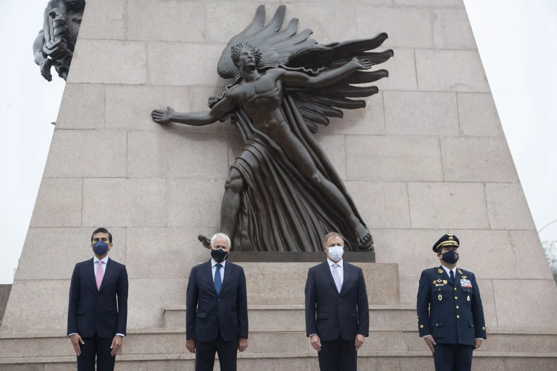 El alcalde de Lima, Jorge Muñoz, entregó a la ciudad el monumento completamente restaurado al aviador Jorge Chávez, situado en el óvalo del mismo nombre. Foto: ANDINA/ Municipalidad de Lima