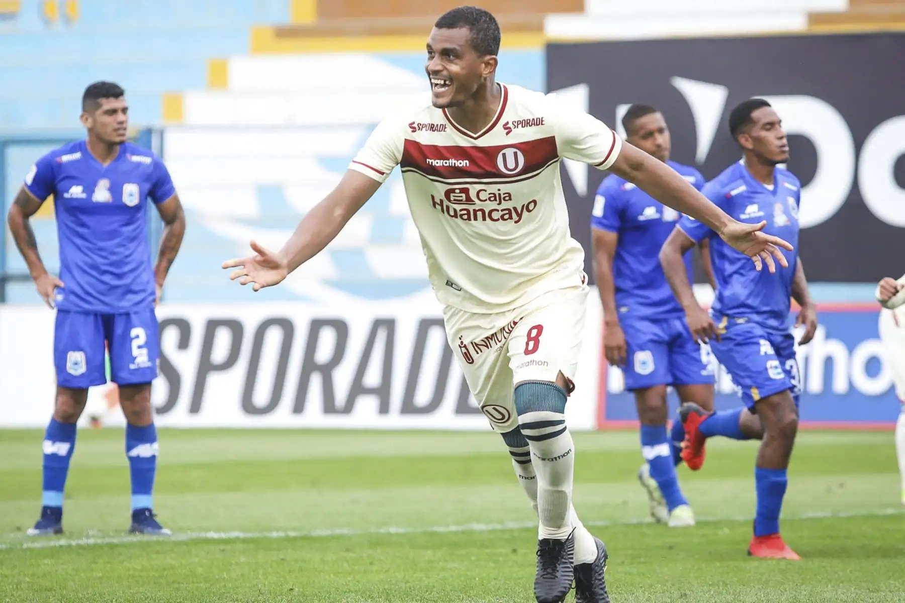 Universitario derrotó 2-1 a Binacional y está a punto de asegurar el pase a un torneo internacional. Foto: FPF