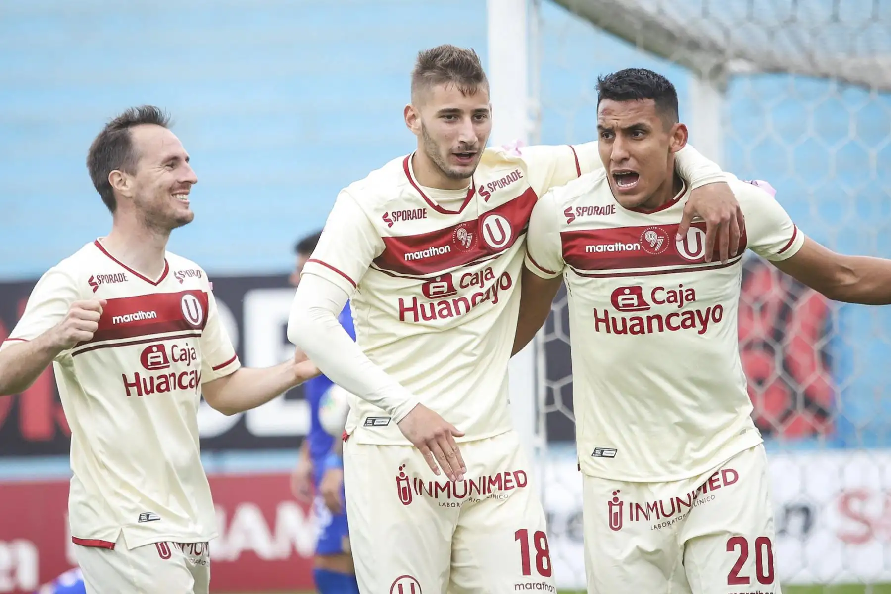 Universitario derrotó 2-1 a Binacional y está a punto de asegurar el pase a un torneo internacional. Foto: FPF