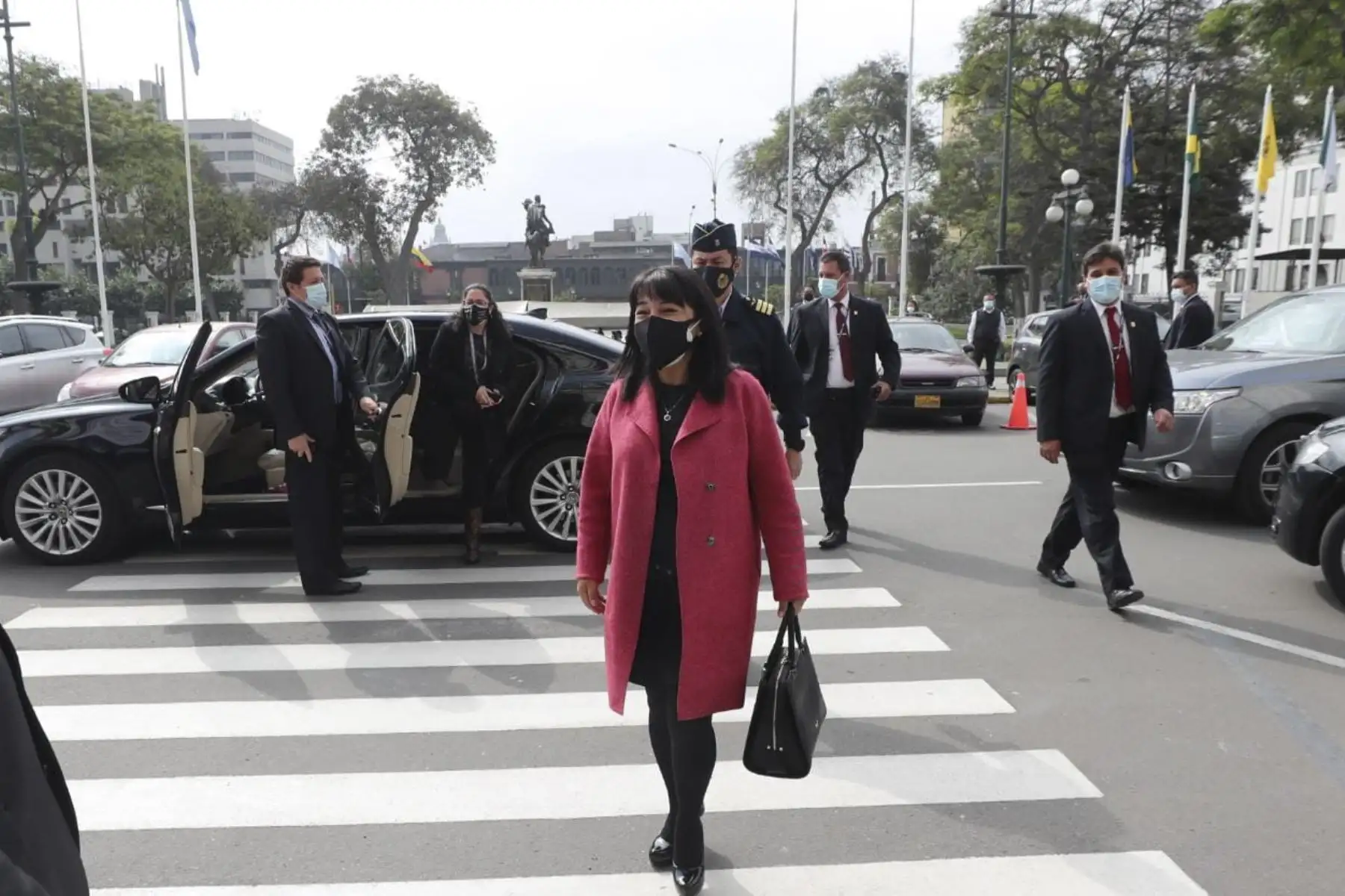 La presidenta del Consejo de Ministros, Mirtha Vásquez, se reunió con la presidenta del Congreso, María Del Carmen Alva, para tratar temas relacionados a la presentación ante el Parlamento para solicitar el voto de confianza. Foto: PCM