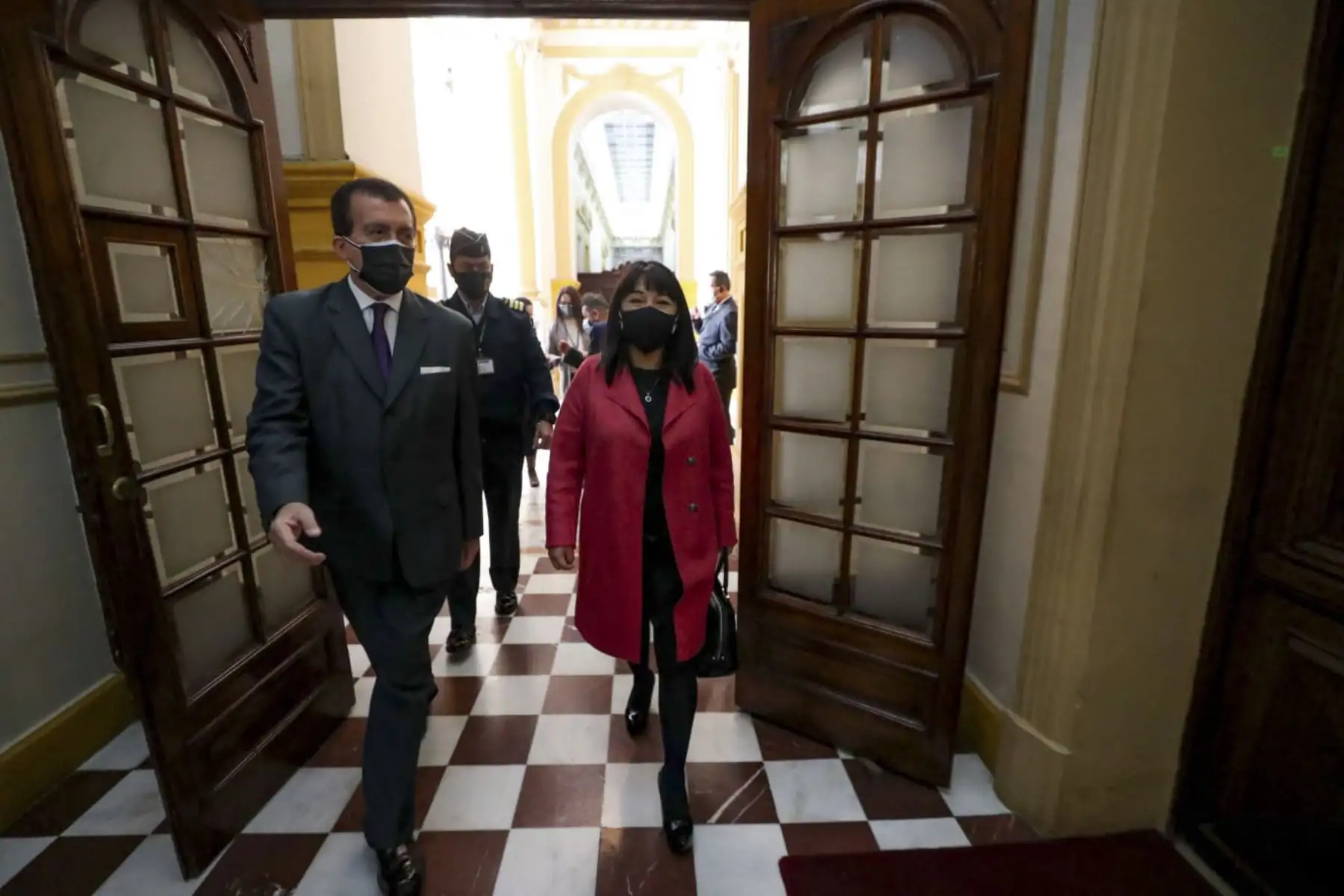 La presidenta del Consejo de Ministros, Mirtha Vásquez, se reunió con la presidenta del Congreso, María Del Carmen Alva, para tratar temas relacionados a la presentación ante el Parlamento para solicitar el voto de confianza. Foto: PCM