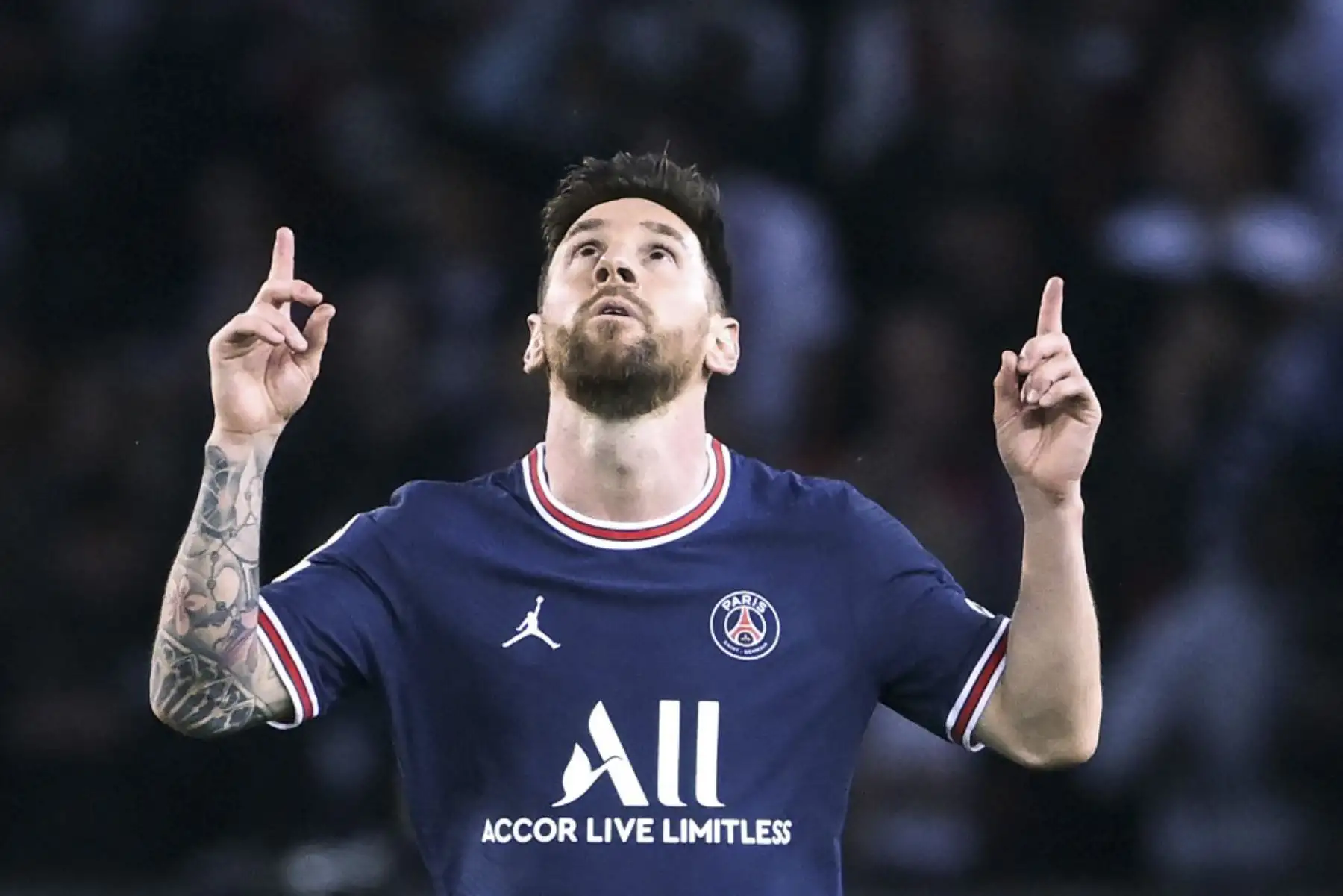 Lionel Messi celebra un gol con el Paris Saint-Germain durante la Liga de Campeones. Su paso por Francia le permitió continuar compitiendo en la élite europea y sumar nuevos títulos a su palmarés. Foto: ANDINA/Archivo.