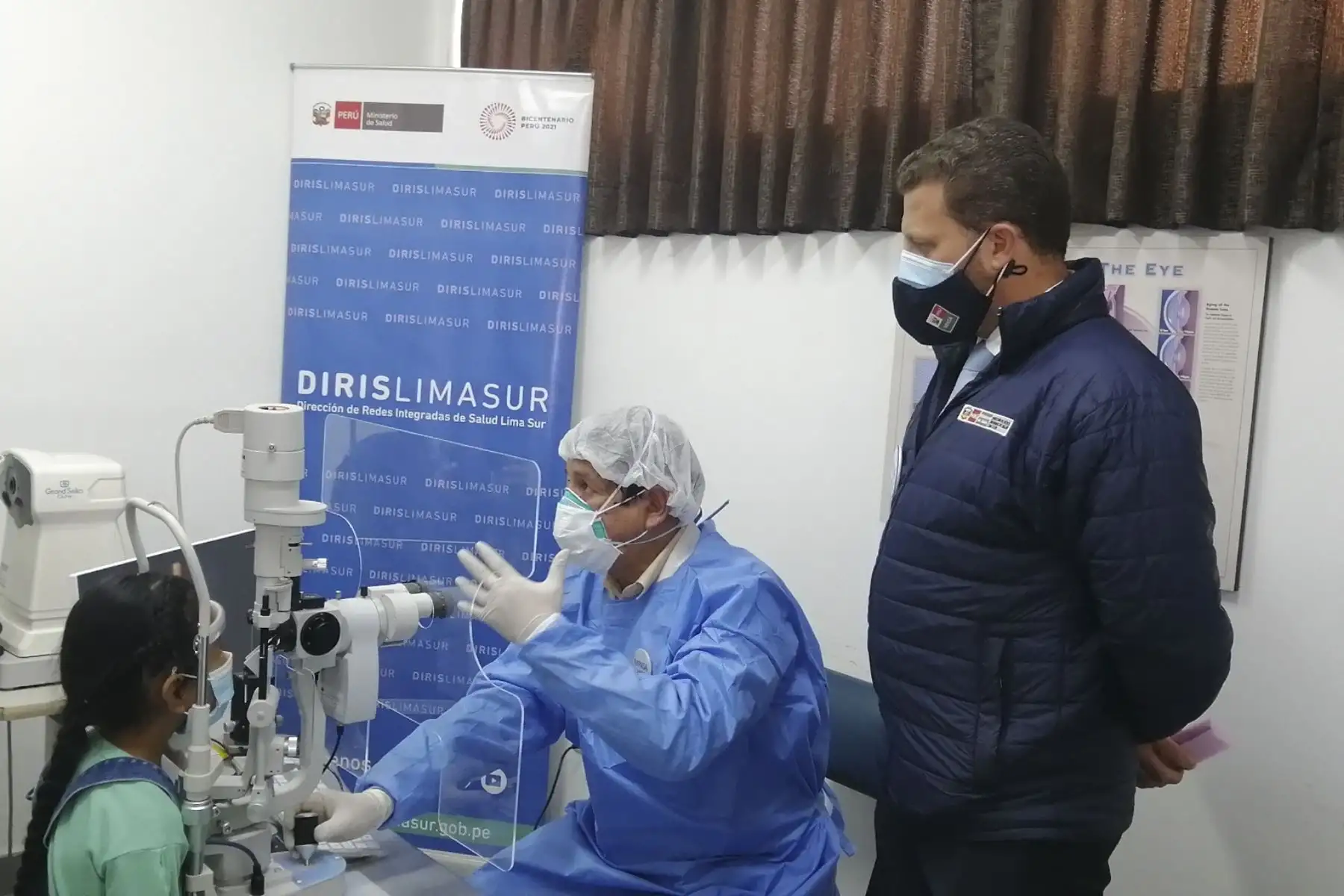La Dirección de Redes Integradas de Salud (Diris) Lima Sur inició la entrega gratuita de 100 lentes correctores a niños de entre 3 y 11 años de zonas vulnerables de los distritos de Villa María del Triunfo, Villa El Salvador y Chorrillos, quienes fueron atendidos por especialistas en establecimientos de salud cercanos a sus domicilios. Foto: Diris Lima Sur
