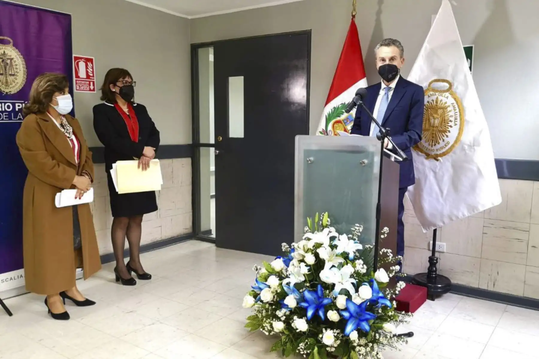 Con la finalidad de reafirmar el compromiso en apoyar a los gobiernos en el fortalecimiento de capacidades, cooperación internacional, asistencia normativa y cooperación con otros actores (academia e iniciativas privadas) en la lucha contra la ciberdelincuencia, la Oficina de las Naciones Unidas Contra la Droga y el Delito- UNODC mediante el Gobierno de Noruega provee de 50 equipos tecnológicos al Primer Laboratorio de Cibercriminalidad en el Perú.