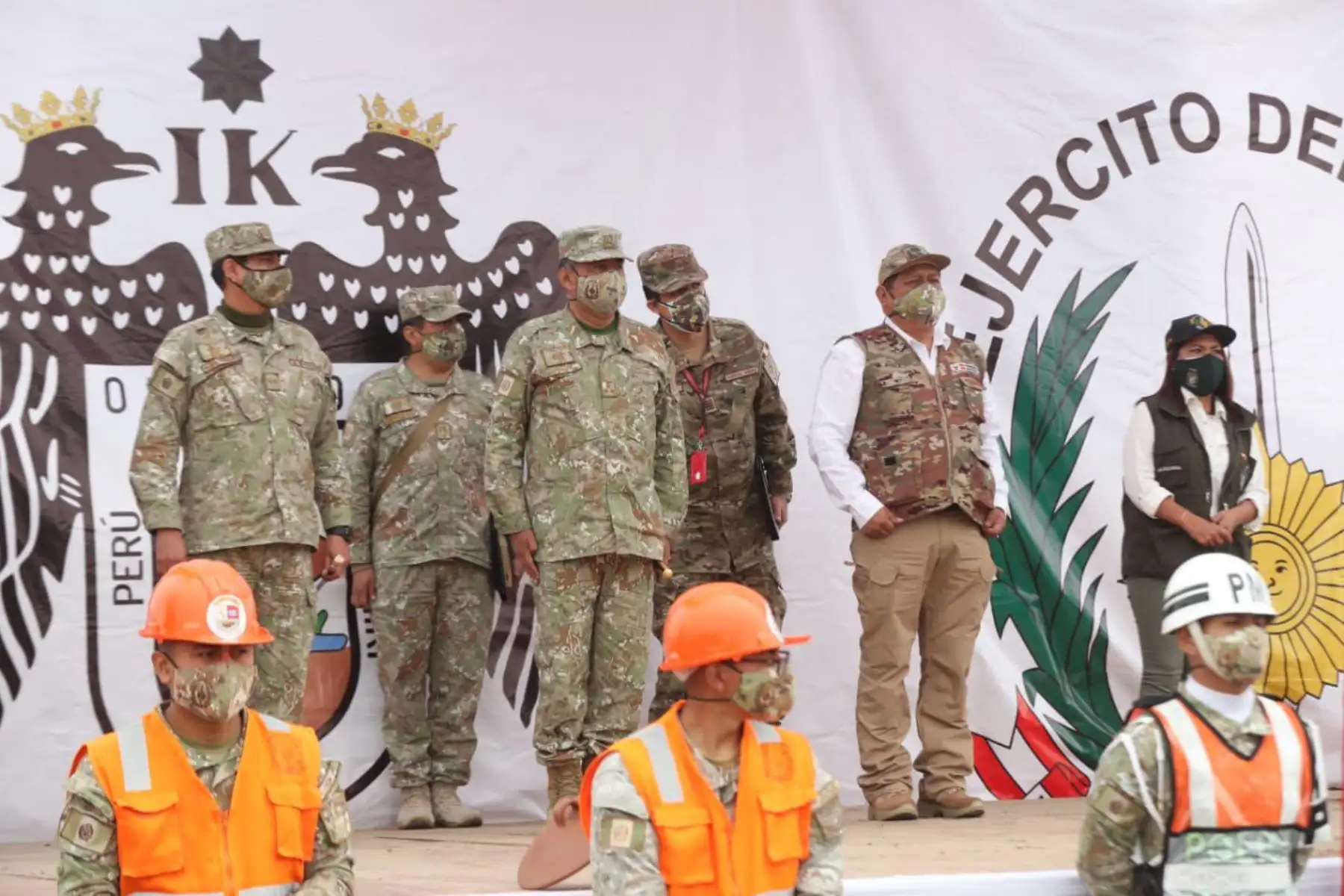 Ministro de Defensa, Walter Ayala, preside el inicio de obras de mejoramiento de las vías carrozables en el distrito de Santo Domingo de Olleros en Huarochirí. Foto: ANDINA/ Mindef