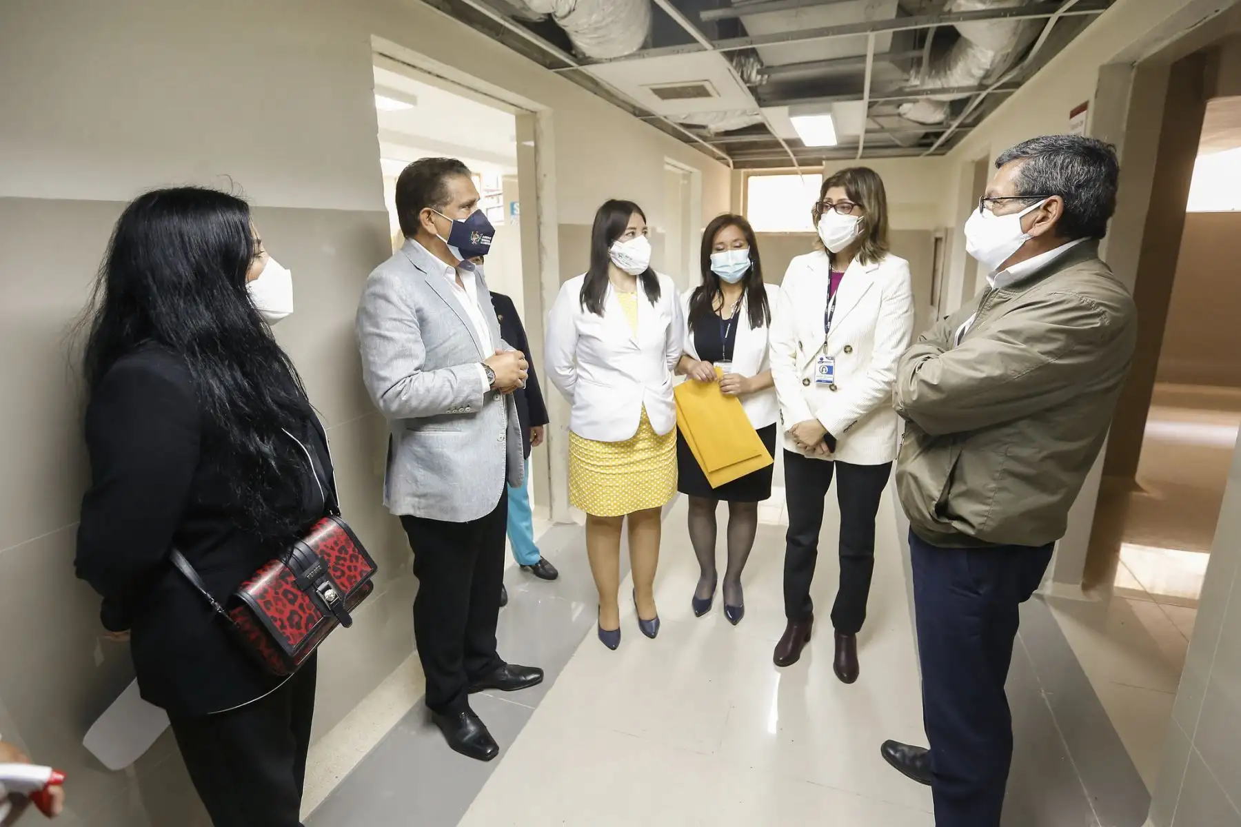 El ministro de Salud, Hernando Cevallos, recorre instalaciones del Hospital Belén en Trujillo. Foto: ANDINA/Minsa