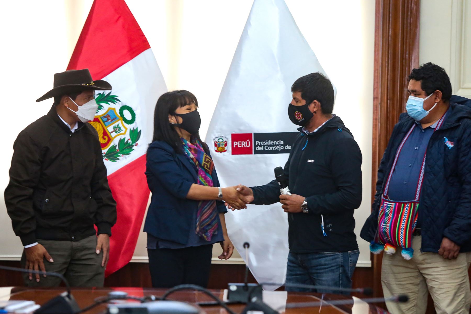 La jefa del Gabinete Ministerial, Mirtha Vásquez, se reunió con dirigentes agricultores de la región Puno. Foto: ANDINA/ PCM