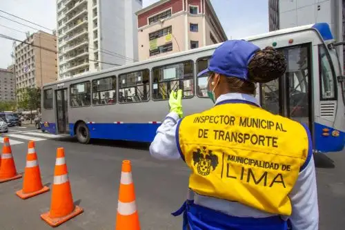 Hasta el 1 de noviembre el transporte público y privado circulará por los dos carriles izquierdos, desde el jirón Conde de Superunda hasta la avenida Emancipación, en sentido de norte a sur. Foto: difusión.