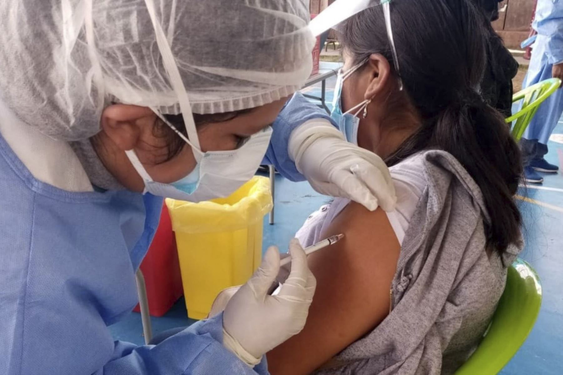 El sábado 23 y domingo 24 de octubre se efectuará el Festival de la Vacuna para continuar con el proceso de inoculación a los mayores de 18 años. Foto: ANDINA/Difusión