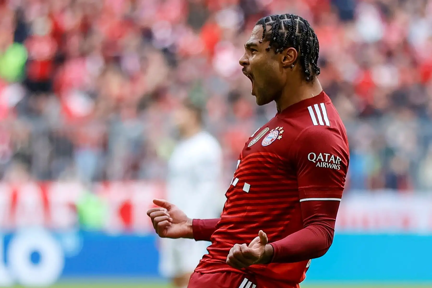Serge Gnabry de Múnich celebra el primer gol del partido ante Hoffenheim por la Bundesliga. Foto: EFE