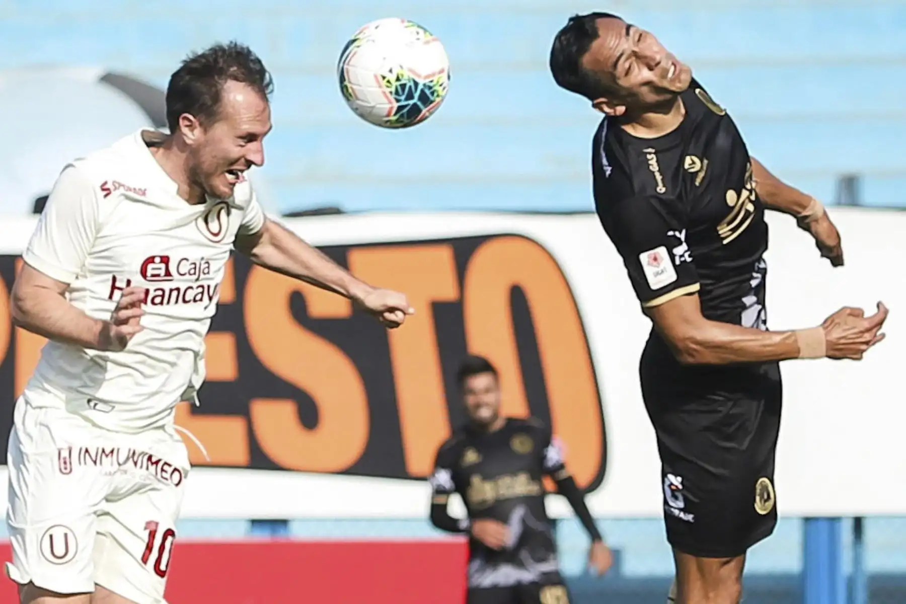Universitario enfrenta a Cusco F.C en el estadio Alberto gallardo por la Fase 2 de la Liga 1. Foto: FPF