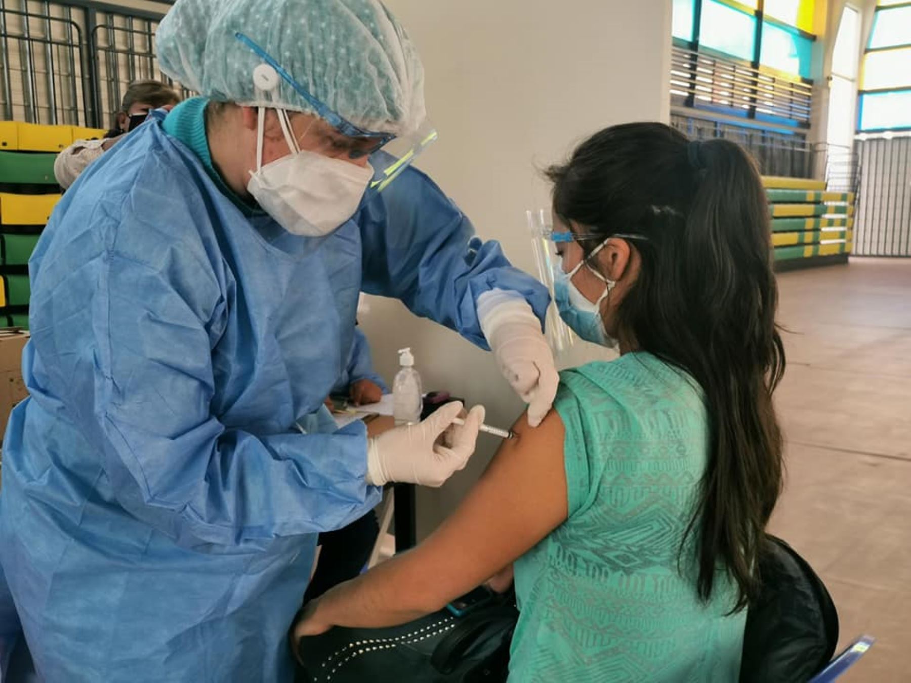 Los menores de edad deberán acudir a los puntos de vacunación que se instalarán en toda la región Arequipa acompañados por sus padres. Foto: ANDINA/Difusión